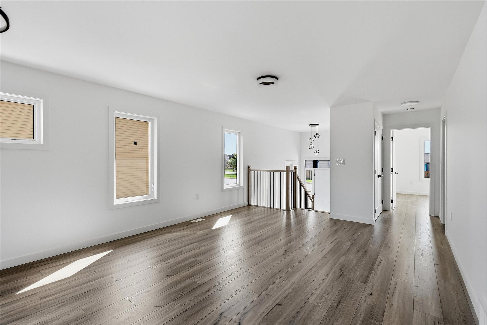 Photo 4 of 215 Greenfield Drive, Sault Ste Marie, Ward 3 — HOMEH