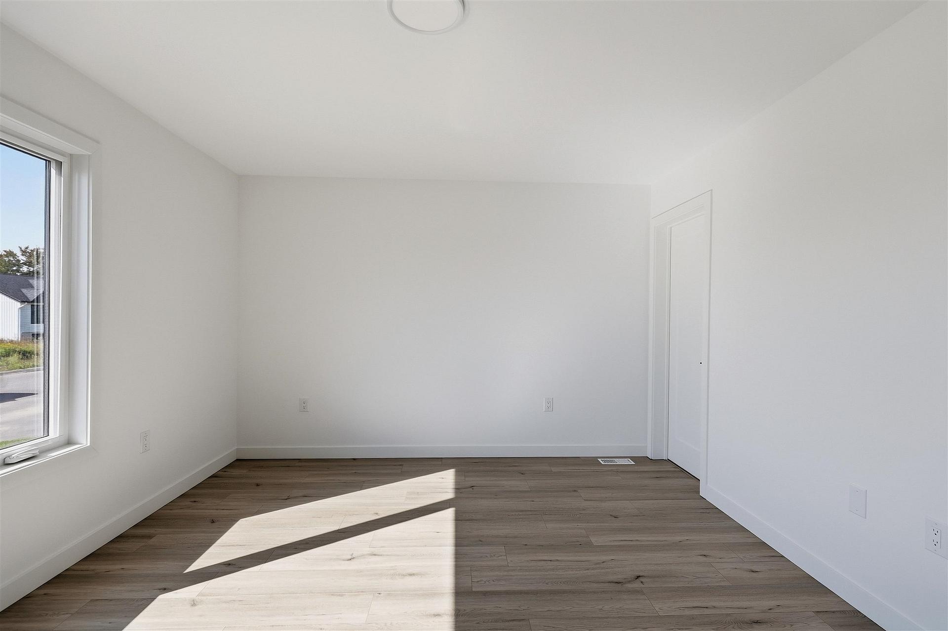 Photo 16 of 215 Greenfield Drive, Sault Ste Marie, Ward 3 — HOMEH