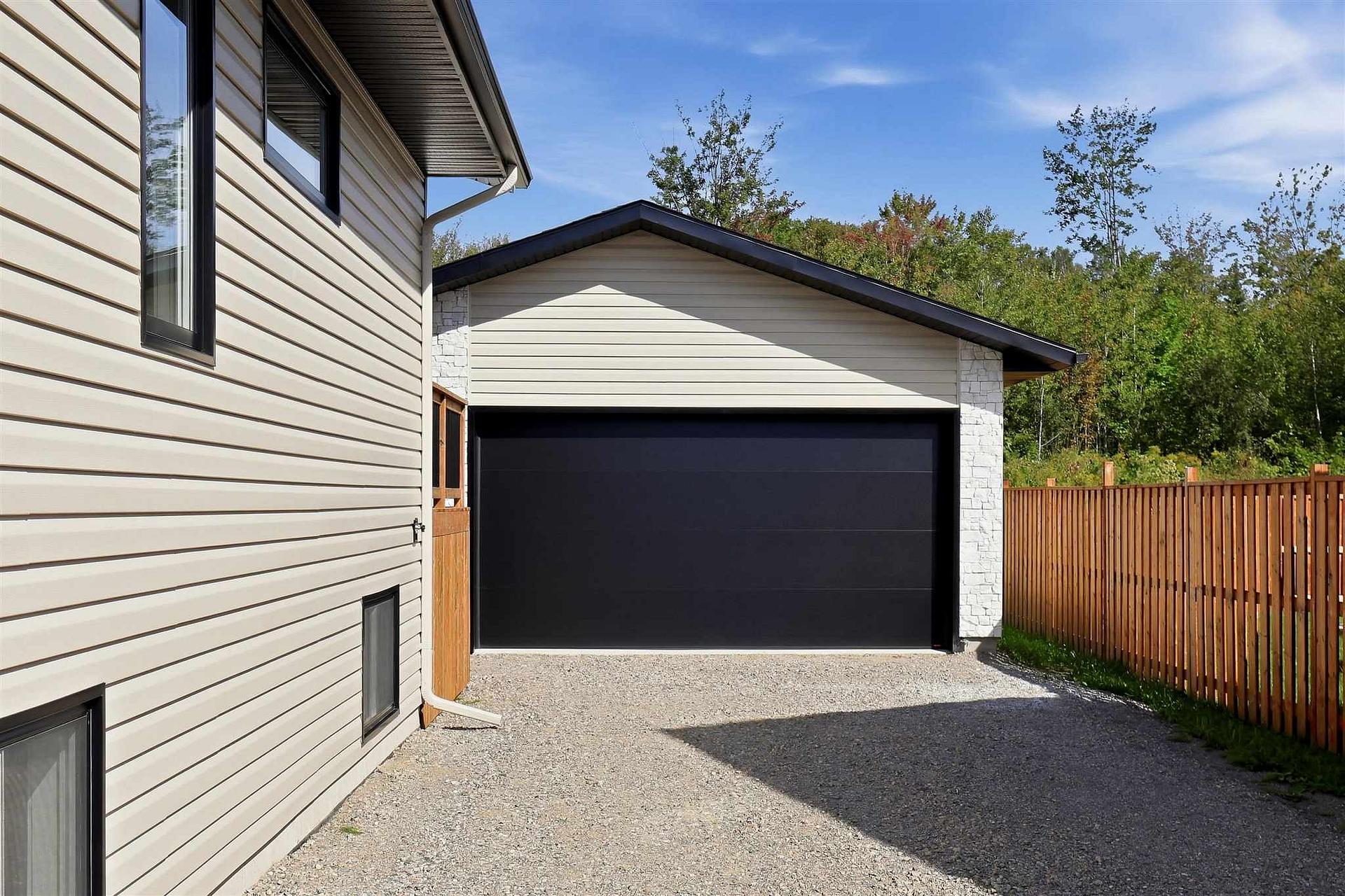 Photo 32 of 215 Greenfield Drive, Sault Ste Marie, Ward 3 — HOMEH