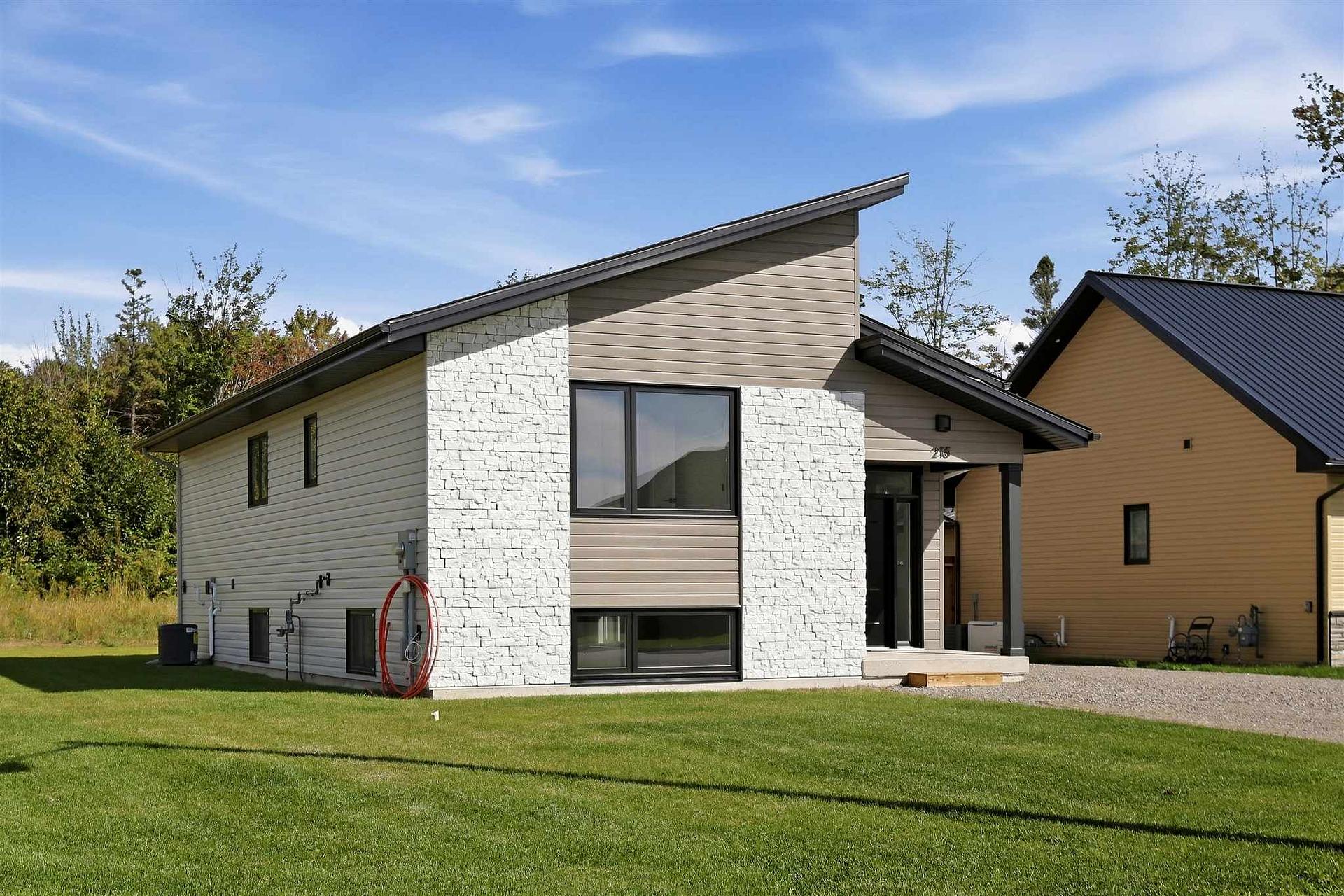 Photo 43 of 215 Greenfield Drive, Sault Ste Marie, Ward 3 — HOMEH