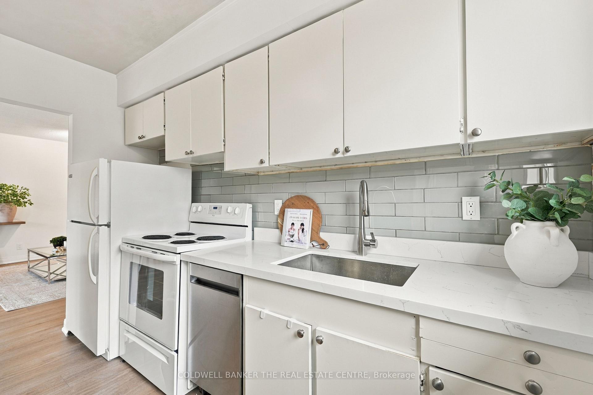 Photo 8 of 21 Glass Drive, Aurora, Aurora Highlands — HOMEH