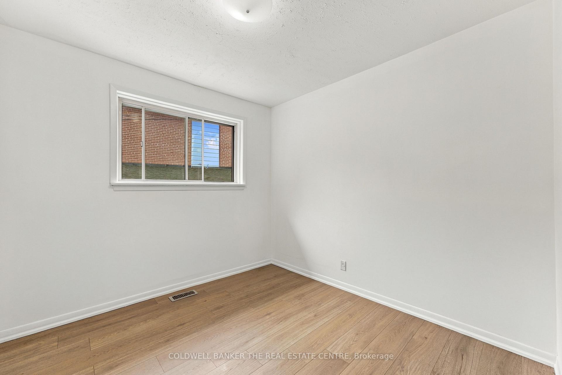 Photo 16 of 21 Glass Drive, Aurora, Aurora Highlands — HOMEH