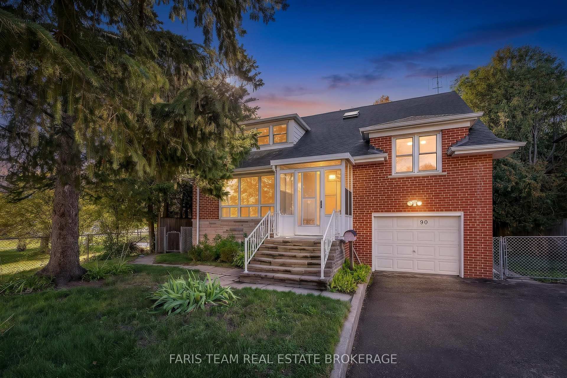 Photo of 90 Bedford Park Avenue