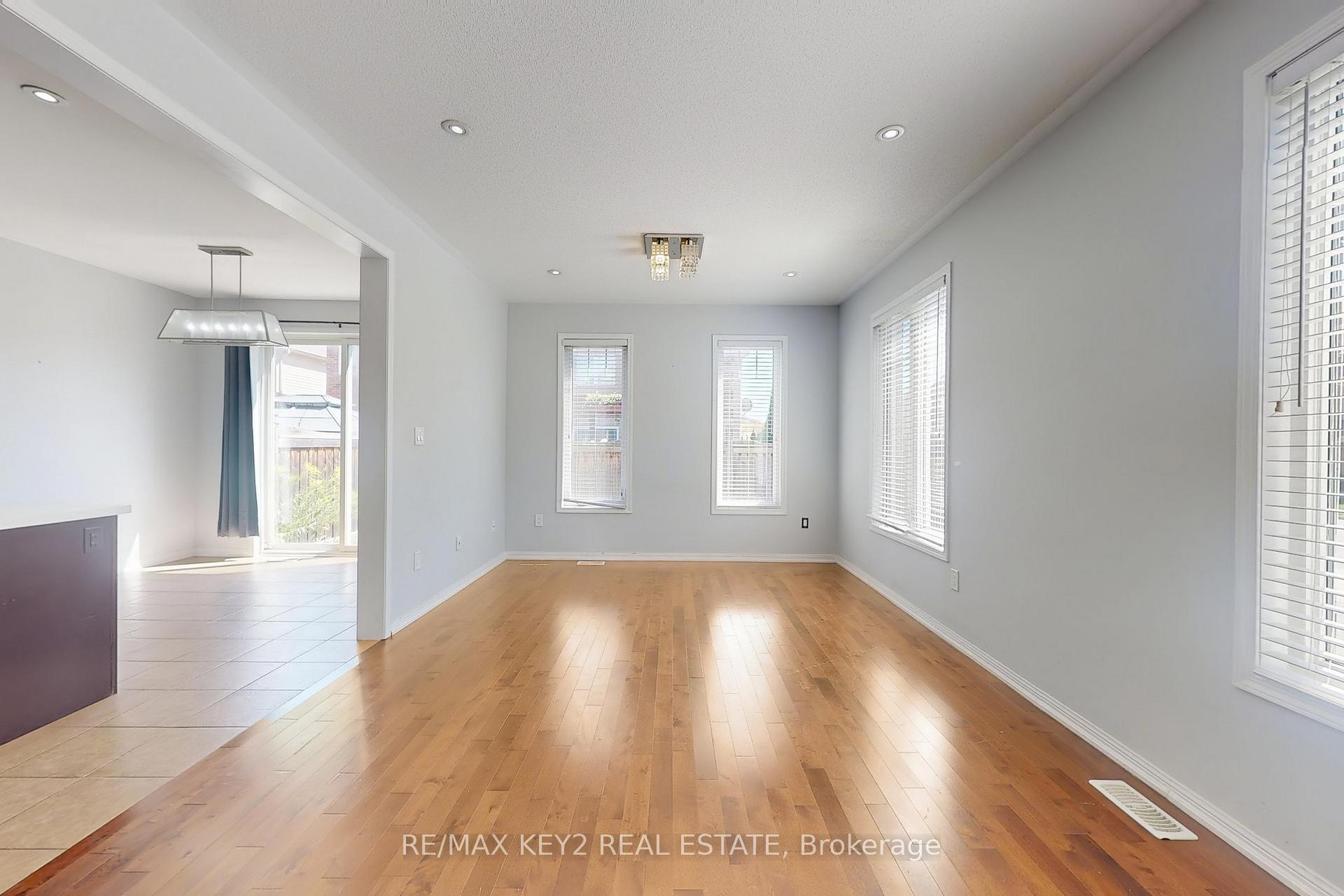 Photo 8 of Unit Main, 1751 Hayden Lane, Pickering, Duffin Heights — HOMEH