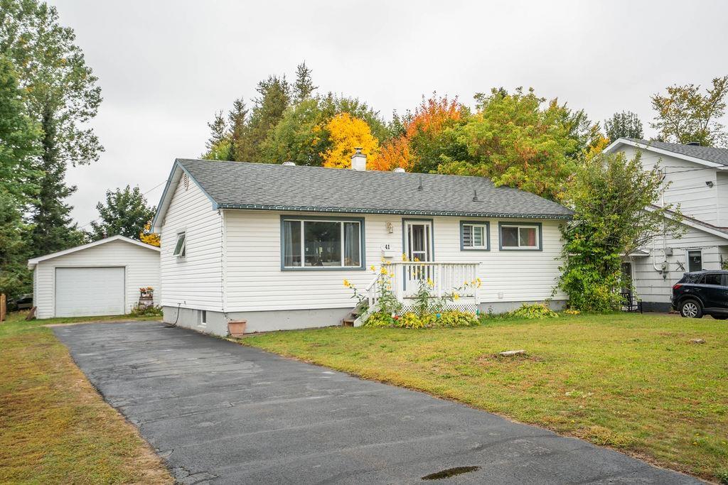 Photo 1 of 41 Centre Street, Sault Ste Marie, Ward 1 — HOMEH