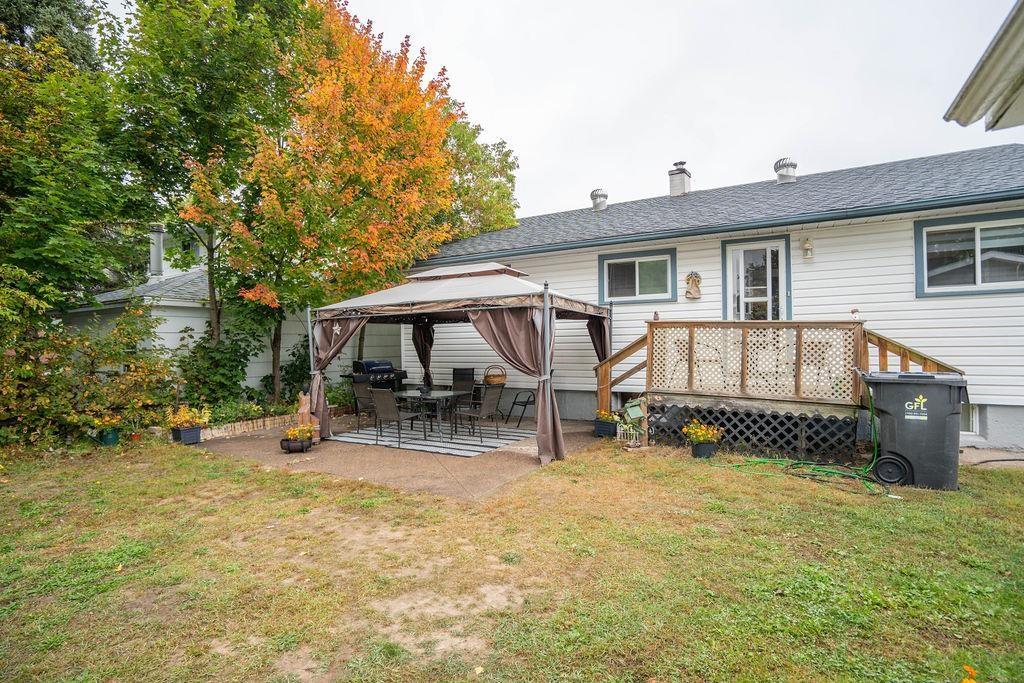Photo 3 of 41 Centre Street, Sault Ste Marie, Ward 1 — HOMEH