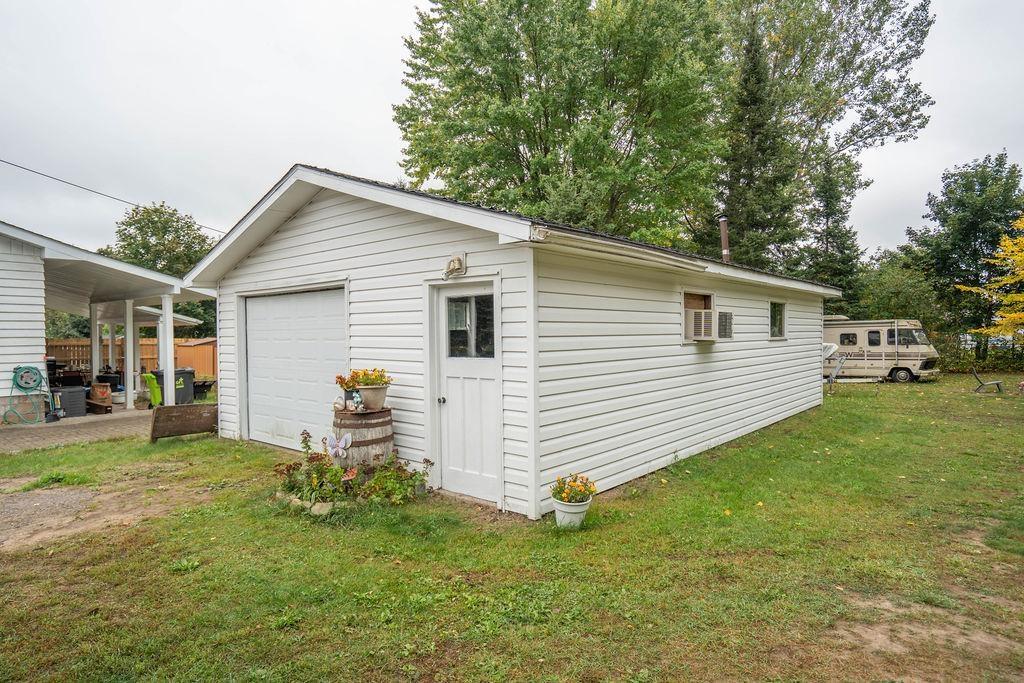 Photo 4 of 41 Centre Street, Sault Ste Marie, Ward 1 — HOMEH