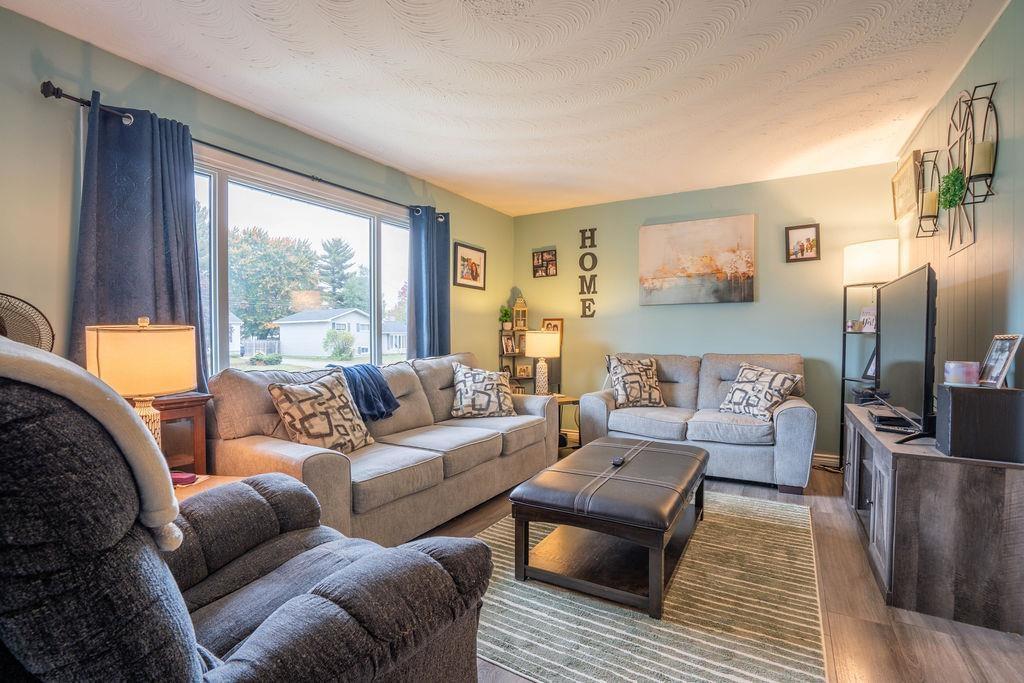Photo 14 of 41 Centre Street, Sault Ste Marie, Ward 1 — HOMEH