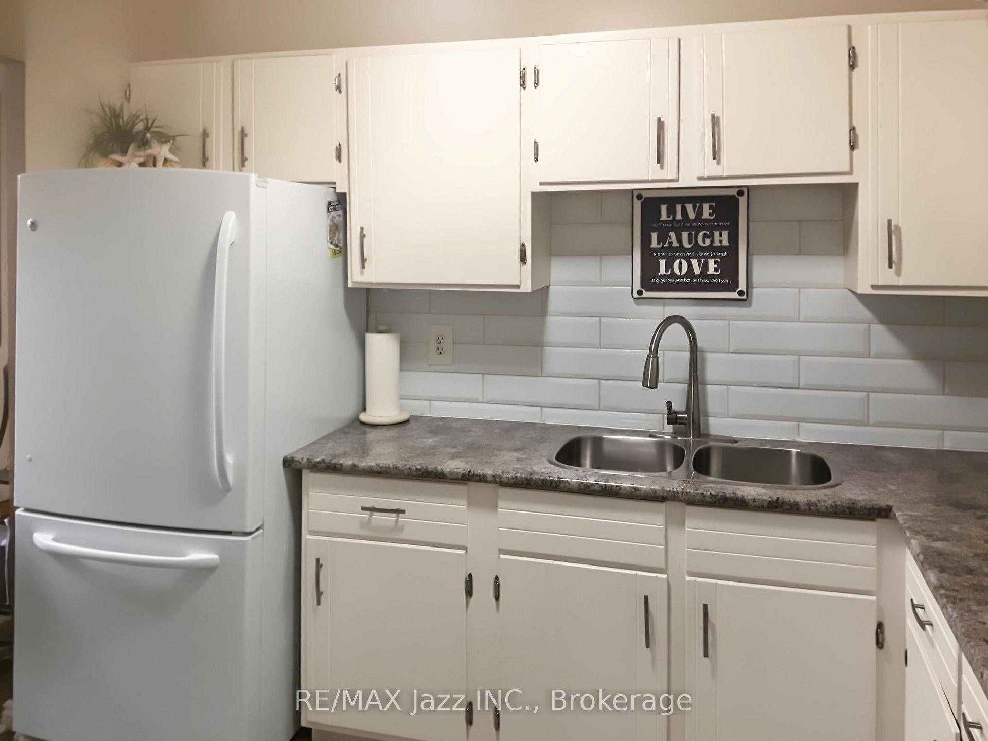 Photo 2 of Unit 304, 131 Taunton Road E, Oshawa, Centennial — HOMEH