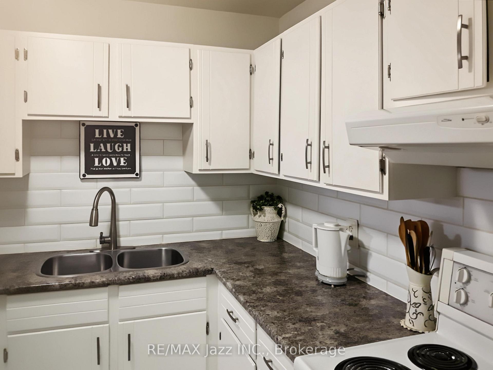 Photo 3 of Unit 304, 131 Taunton Road E, Oshawa, Centennial — HOMEH