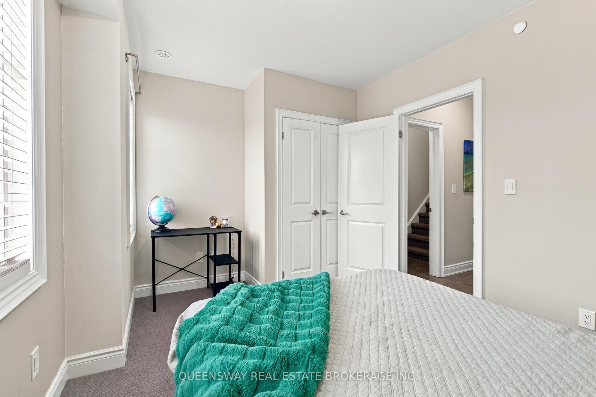 Photo 16 of 37 Twenty Ninth Street, Etobicoke, Long Branch — HOMEH