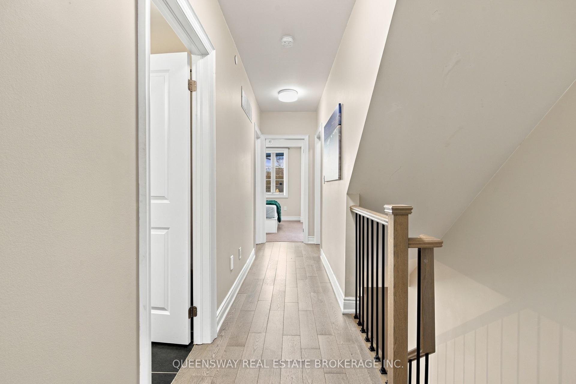 Photo 19 of 37 Twenty Ninth Street, Etobicoke, Long Branch — HOMEH