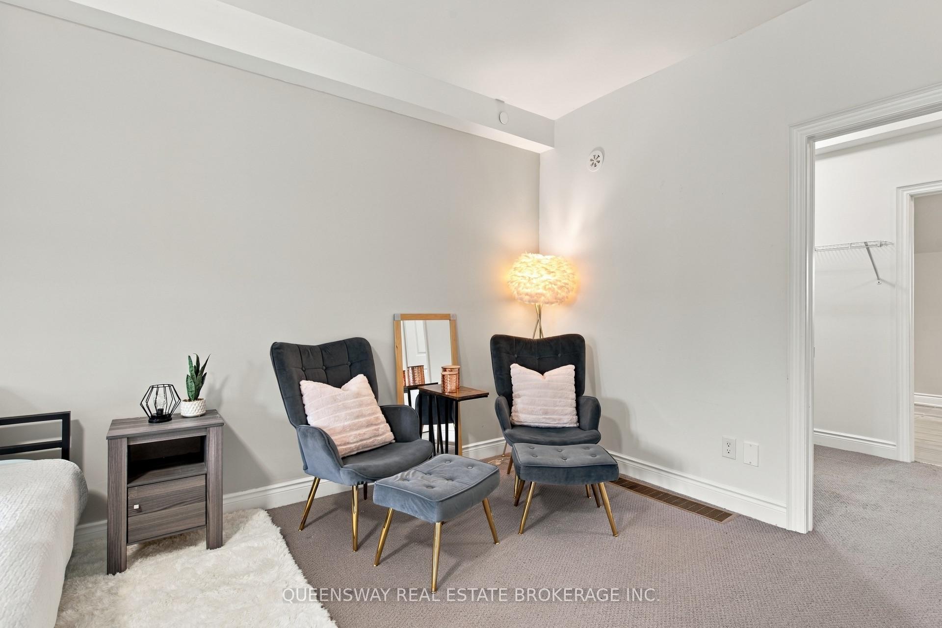 Photo 25 of 37 Twenty Ninth Street, Etobicoke, Long Branch — HOMEH