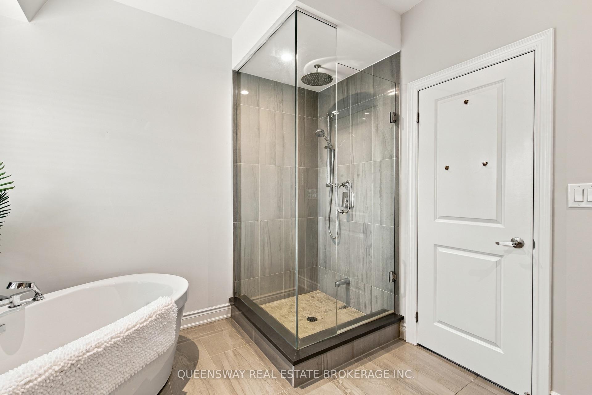 Photo 31 of 37 Twenty Ninth Street, Etobicoke, Long Branch — HOMEH