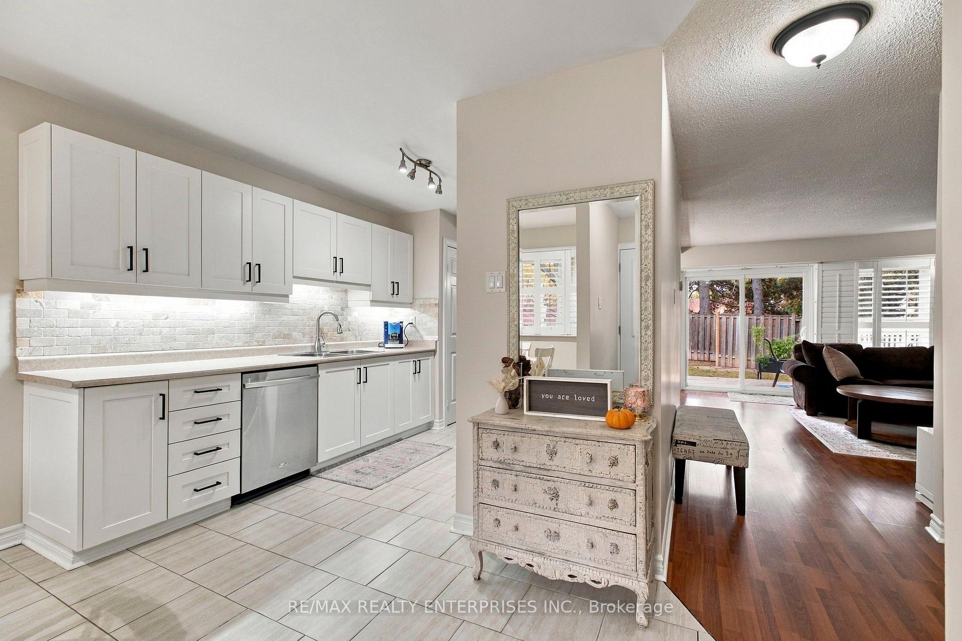 Photo 2 of Unit 82, 2881 Windwood Drive, Mississauga, Meadowvale — HOMEH