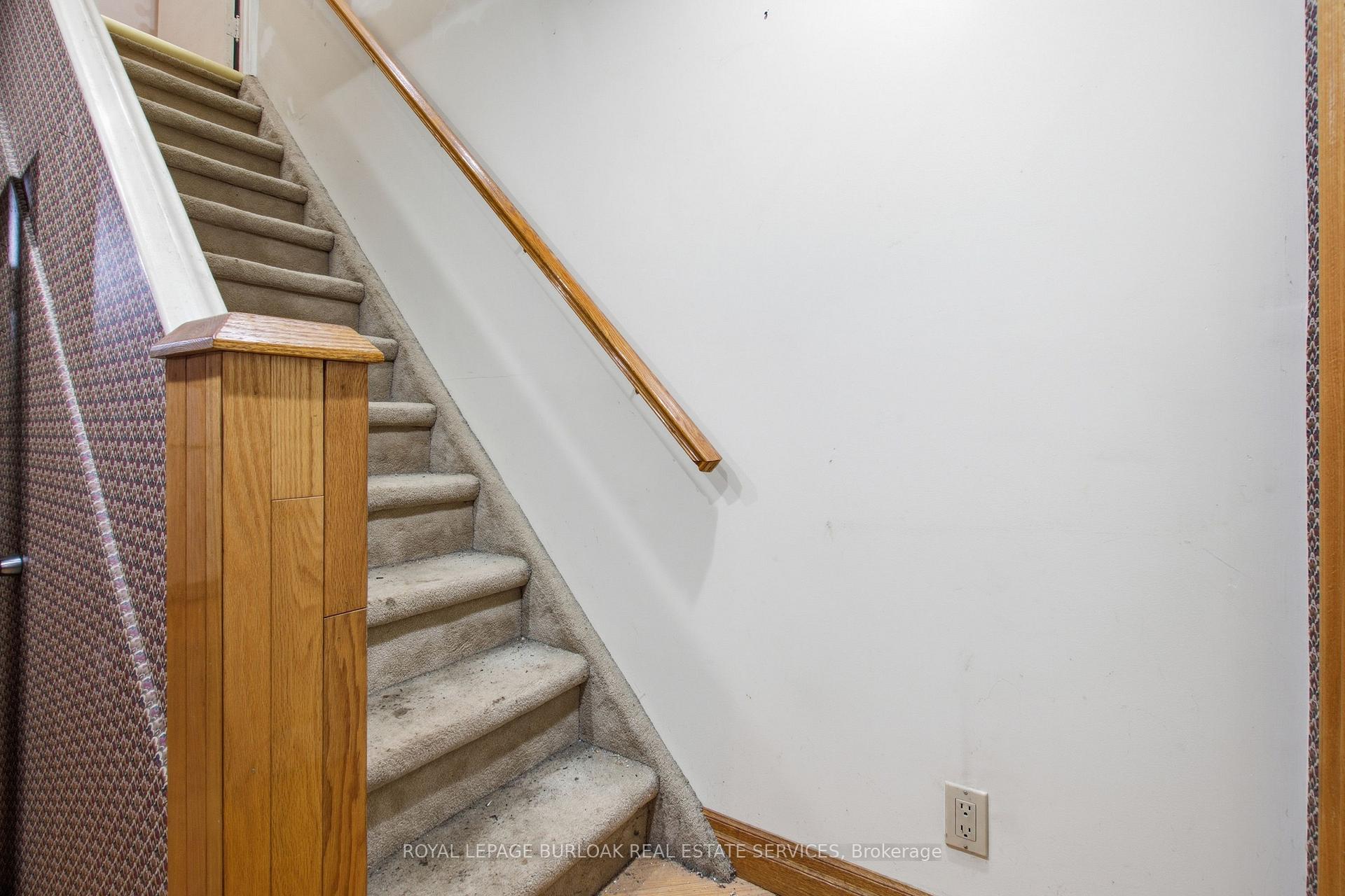 Photo 13 of 52 Craydon Avenue, North York, Mount Dennis — HOMEH