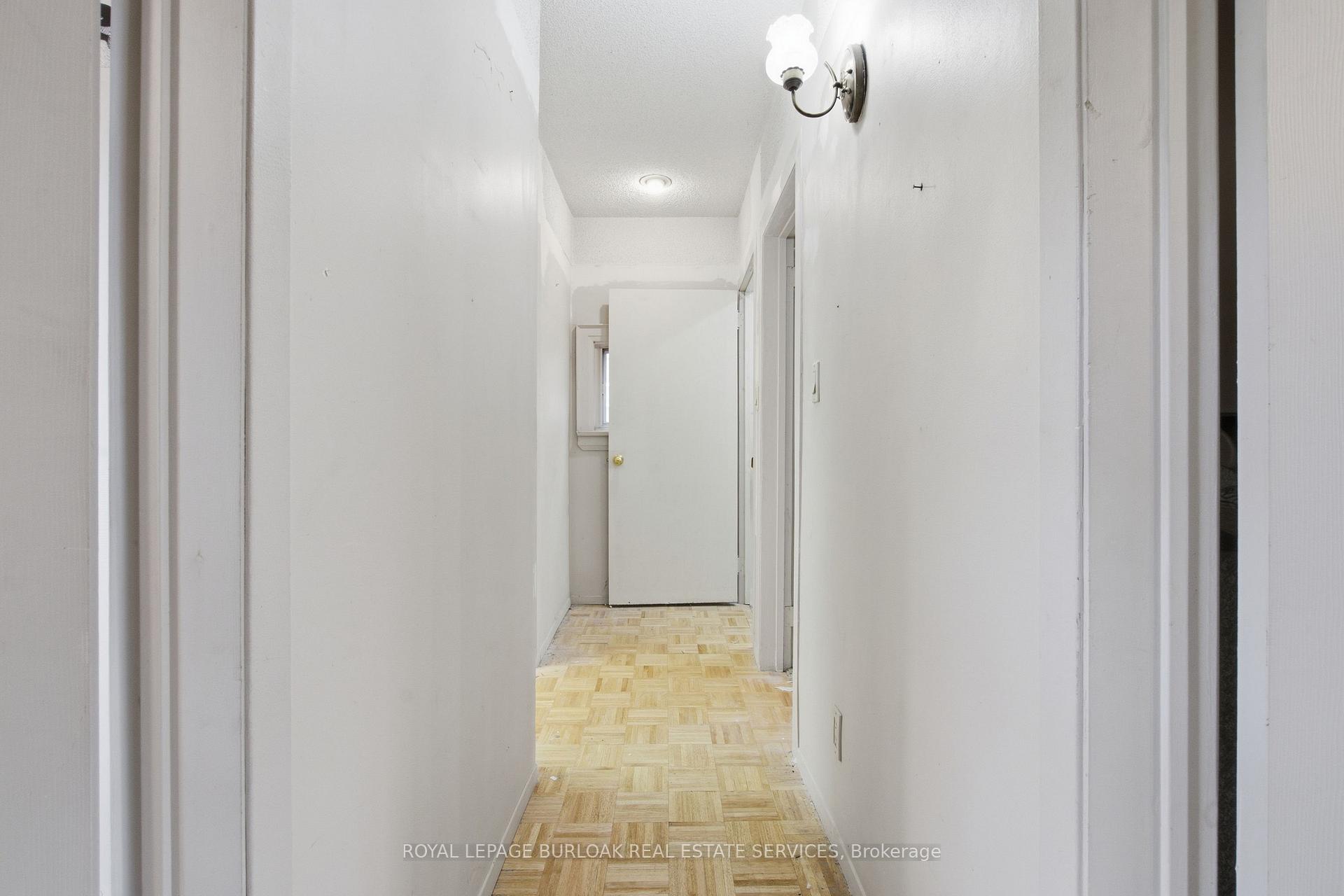 Photo 14 of 52 Craydon Avenue, North York, Mount Dennis — HOMEH