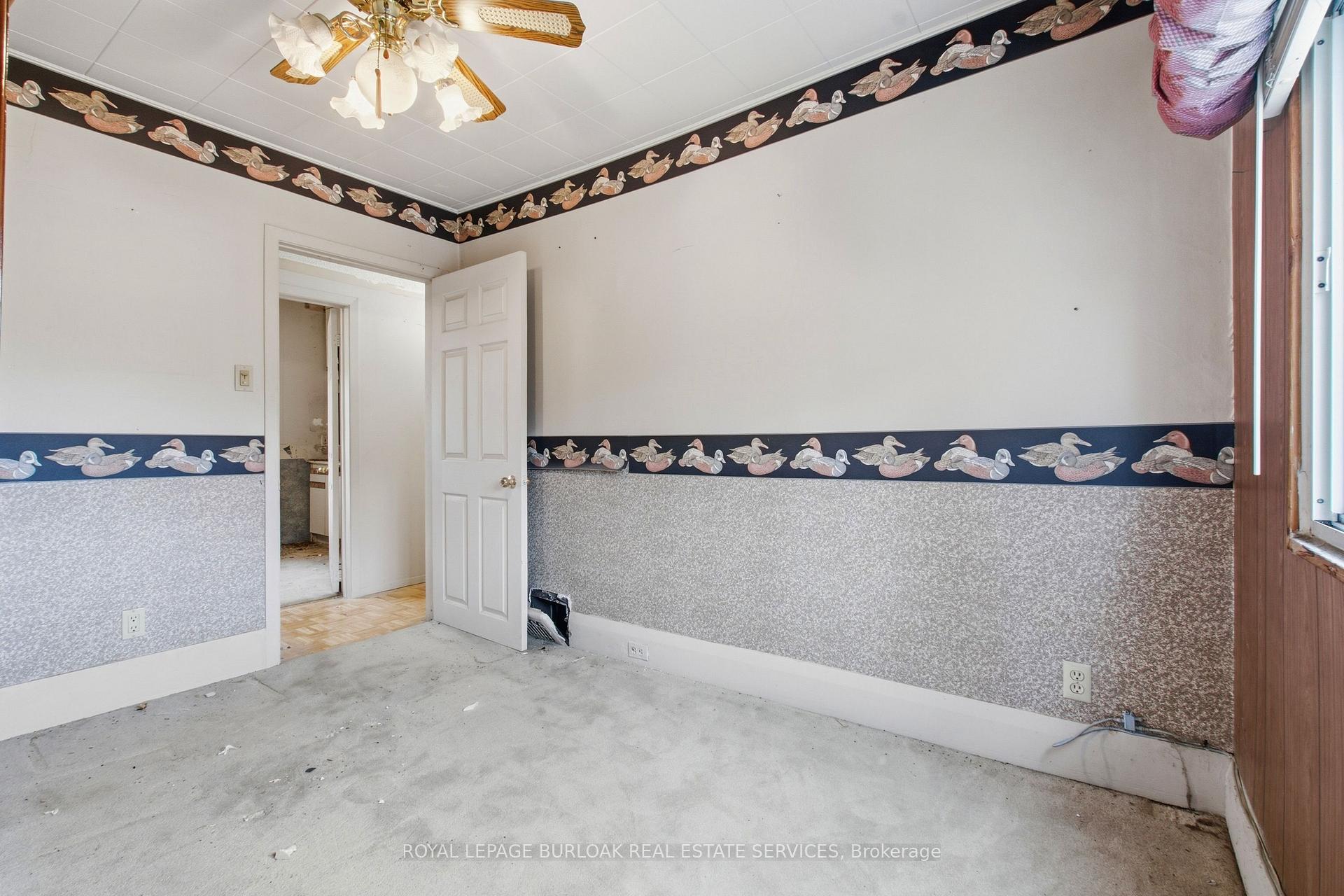Photo 18 of 52 Craydon Avenue, North York, Mount Dennis — HOMEH