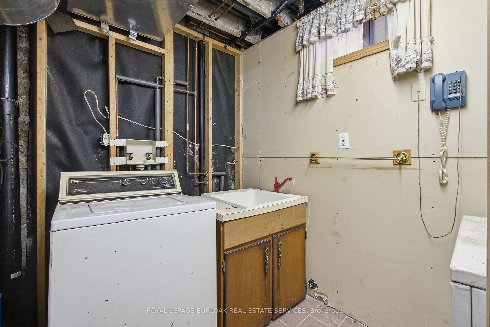 Photo 22 of 52 Craydon Avenue, North York, Mount Dennis — HOMEH