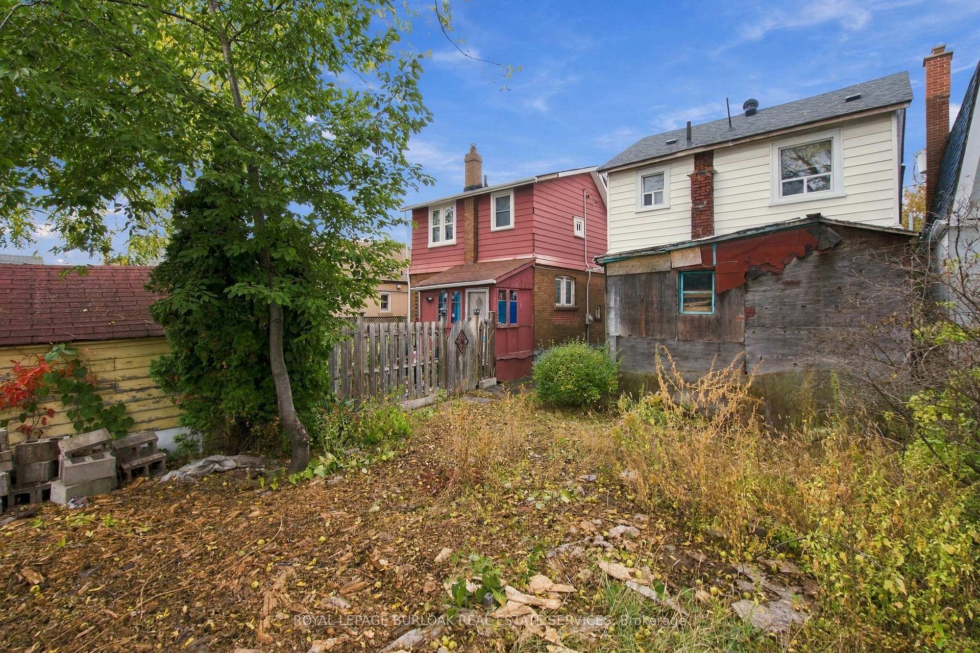 Photo 24 of 52 Craydon Avenue, North York, Mount Dennis — HOMEH