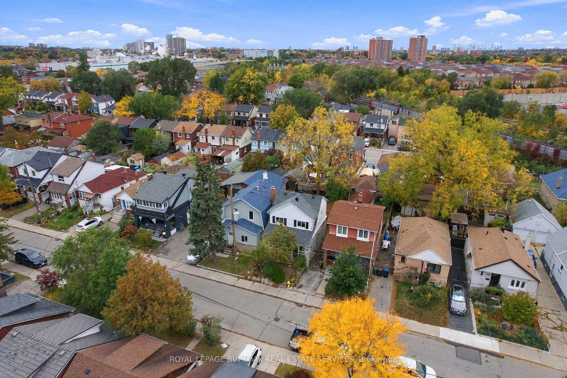 Photo 27 of 52 Craydon Avenue, North York, Mount Dennis — HOMEH