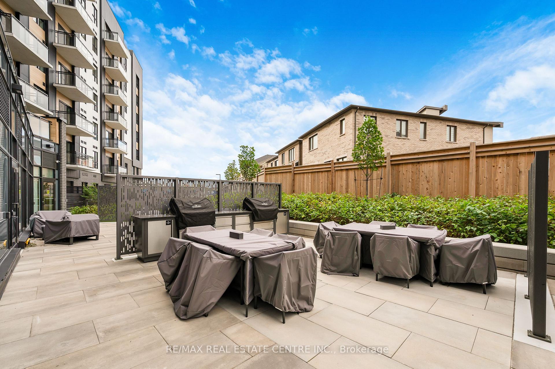 Photo 4 of Unit 418, 3008 William Cutmore Boulevard, Oakville, Joshua Meadows — HOMEH