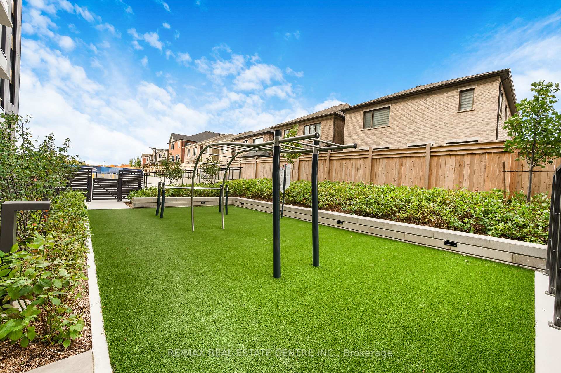 Photo 5 of Unit 418, 3008 William Cutmore Boulevard, Oakville, Joshua Meadows — HOMEH