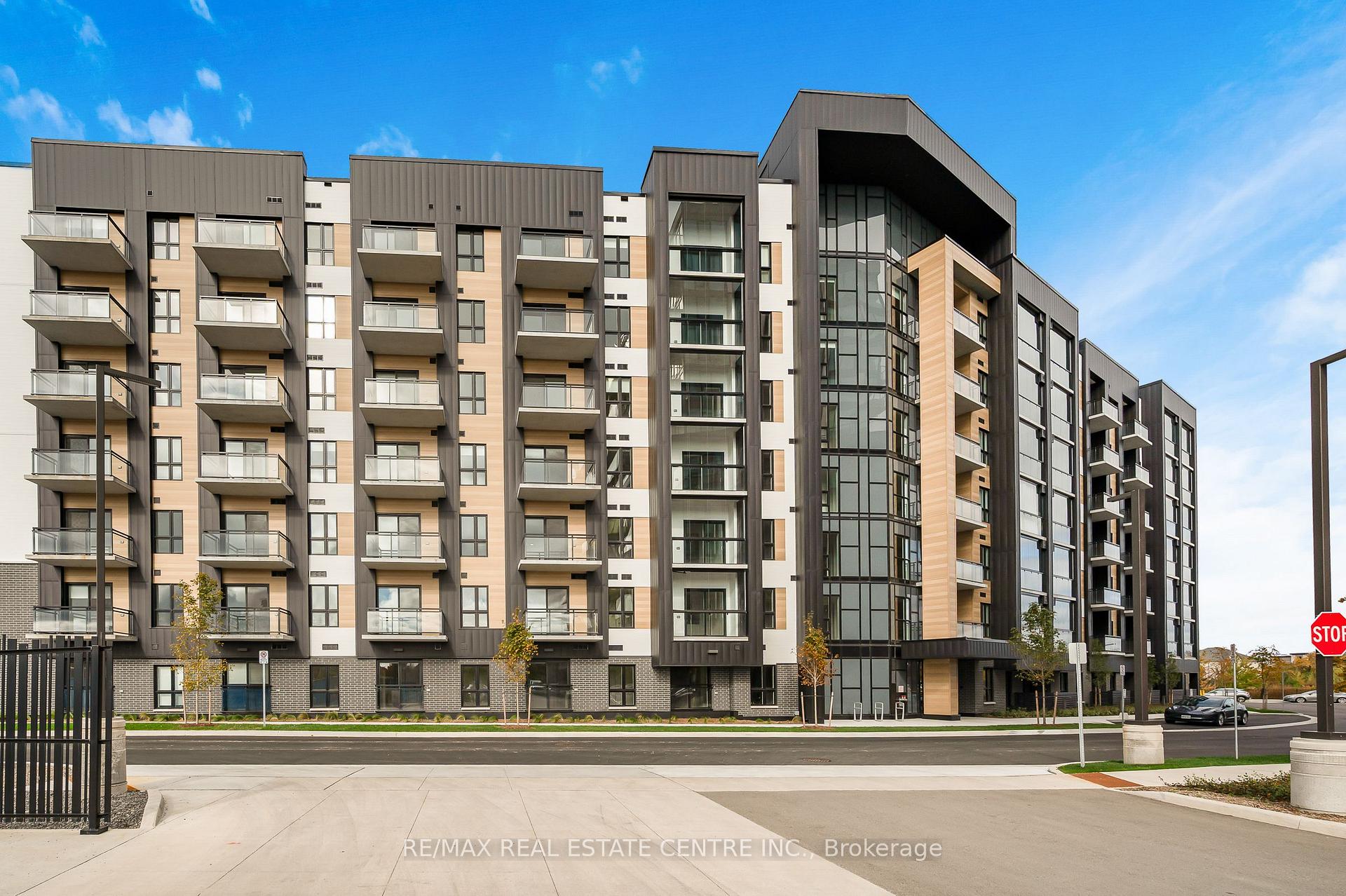 Photo 7 of Unit 418, 3008 William Cutmore Boulevard, Oakville, Joshua Meadows — HOMEH