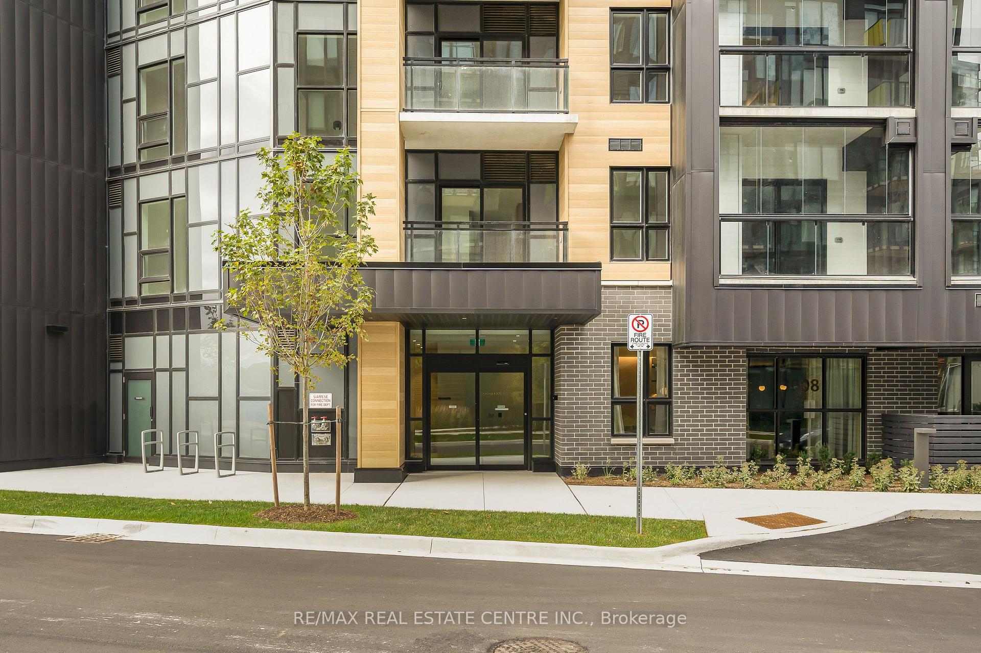 Photo 8 of Unit 418, 3008 William Cutmore Boulevard, Oakville, Joshua Meadows — HOMEH