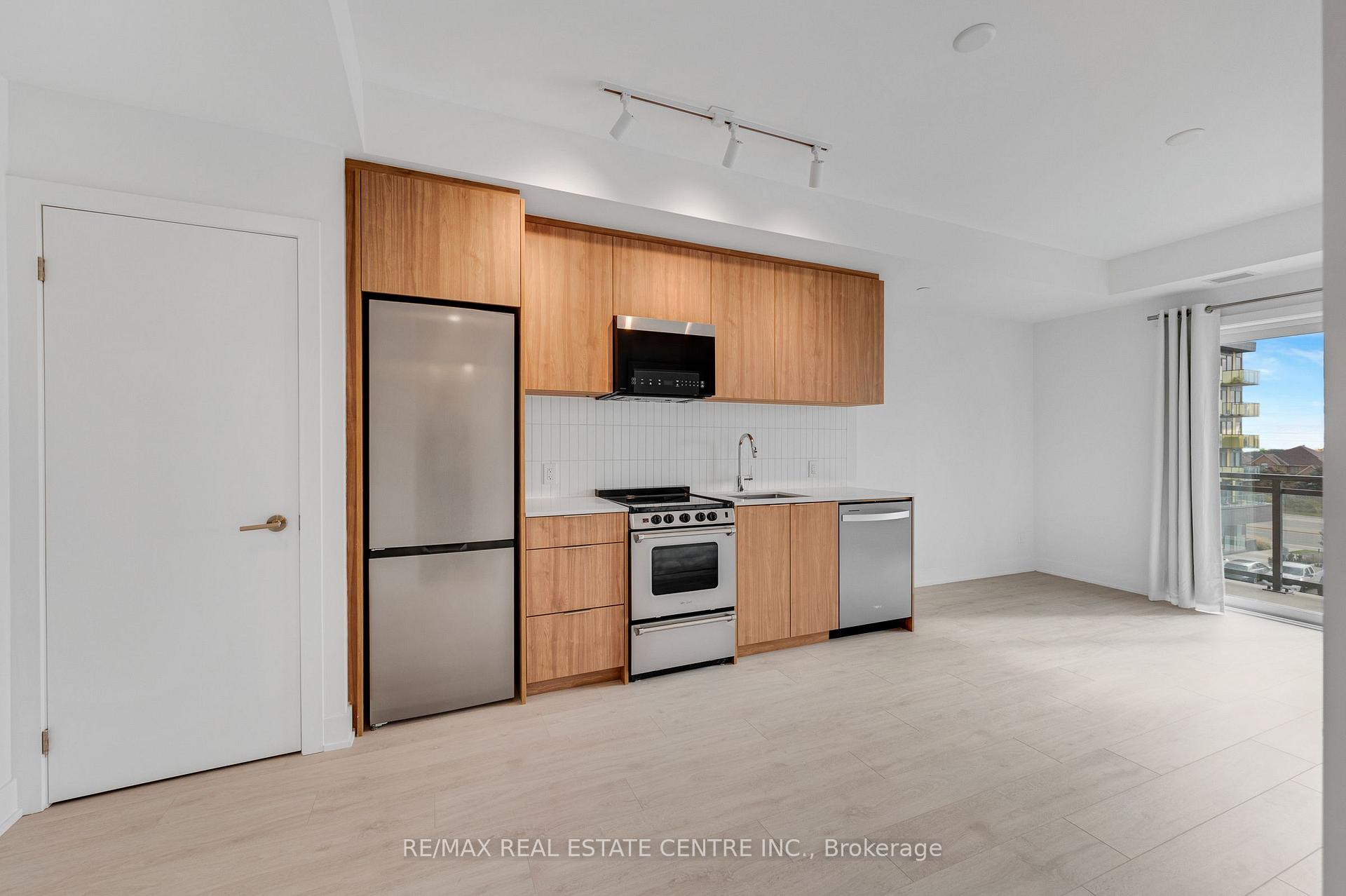 Photo 19 of Unit 418, 3008 William Cutmore Boulevard, Oakville, Joshua Meadows — HOMEH