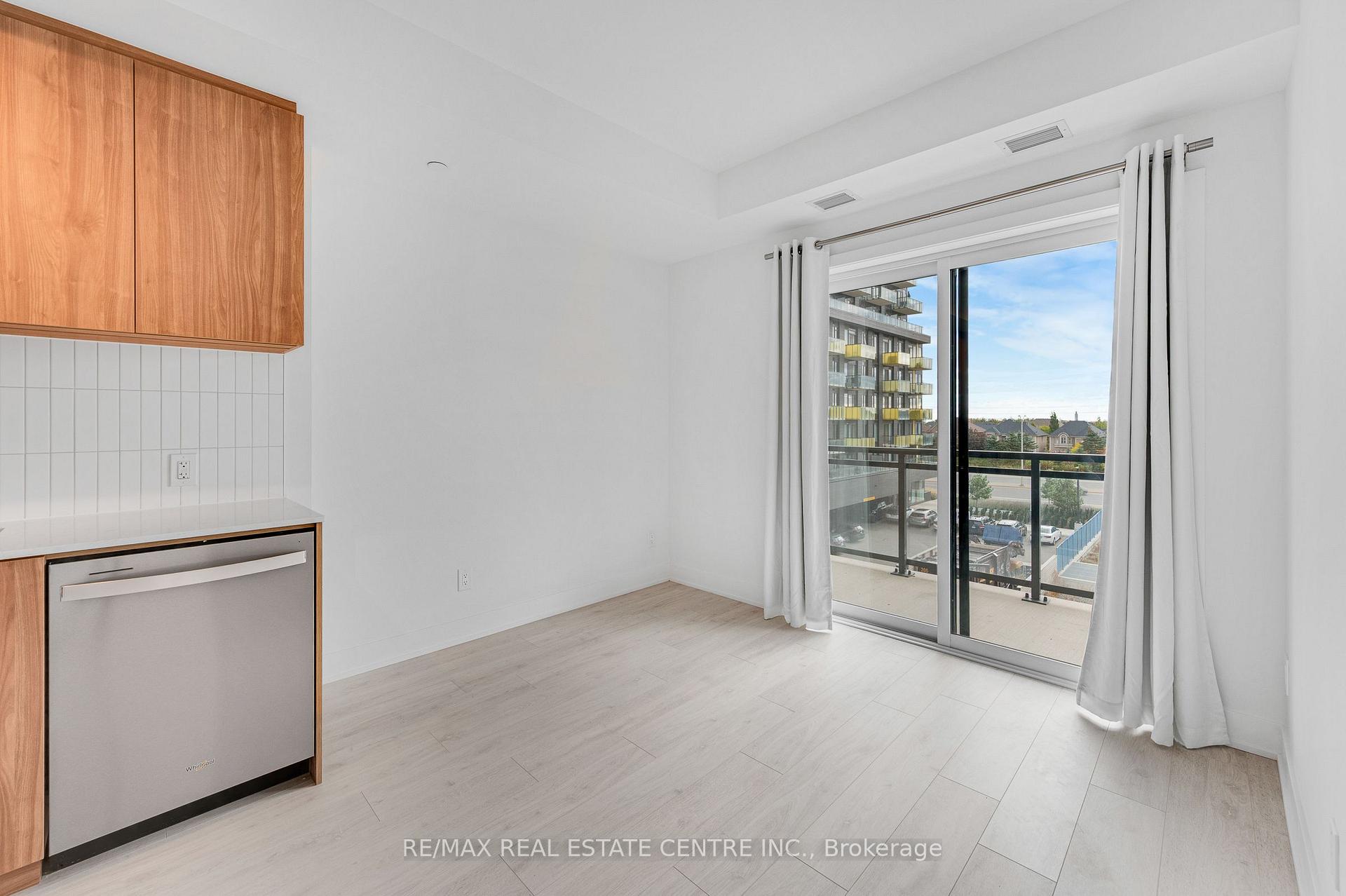 Photo 20 of Unit 418, 3008 William Cutmore Boulevard, Oakville, Joshua Meadows — HOMEH