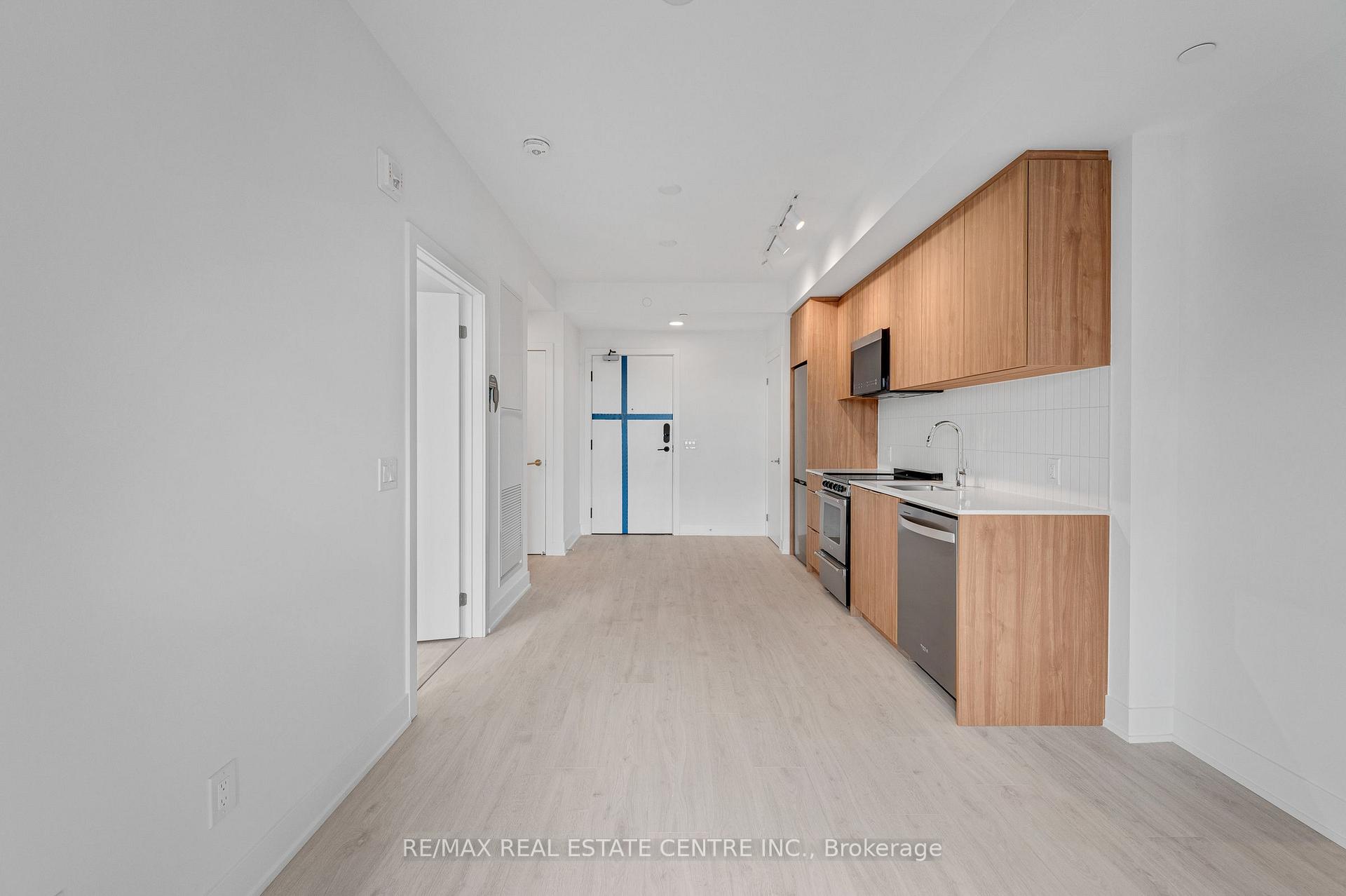 Photo 22 of Unit 418, 3008 William Cutmore Boulevard, Oakville, Joshua Meadows — HOMEH