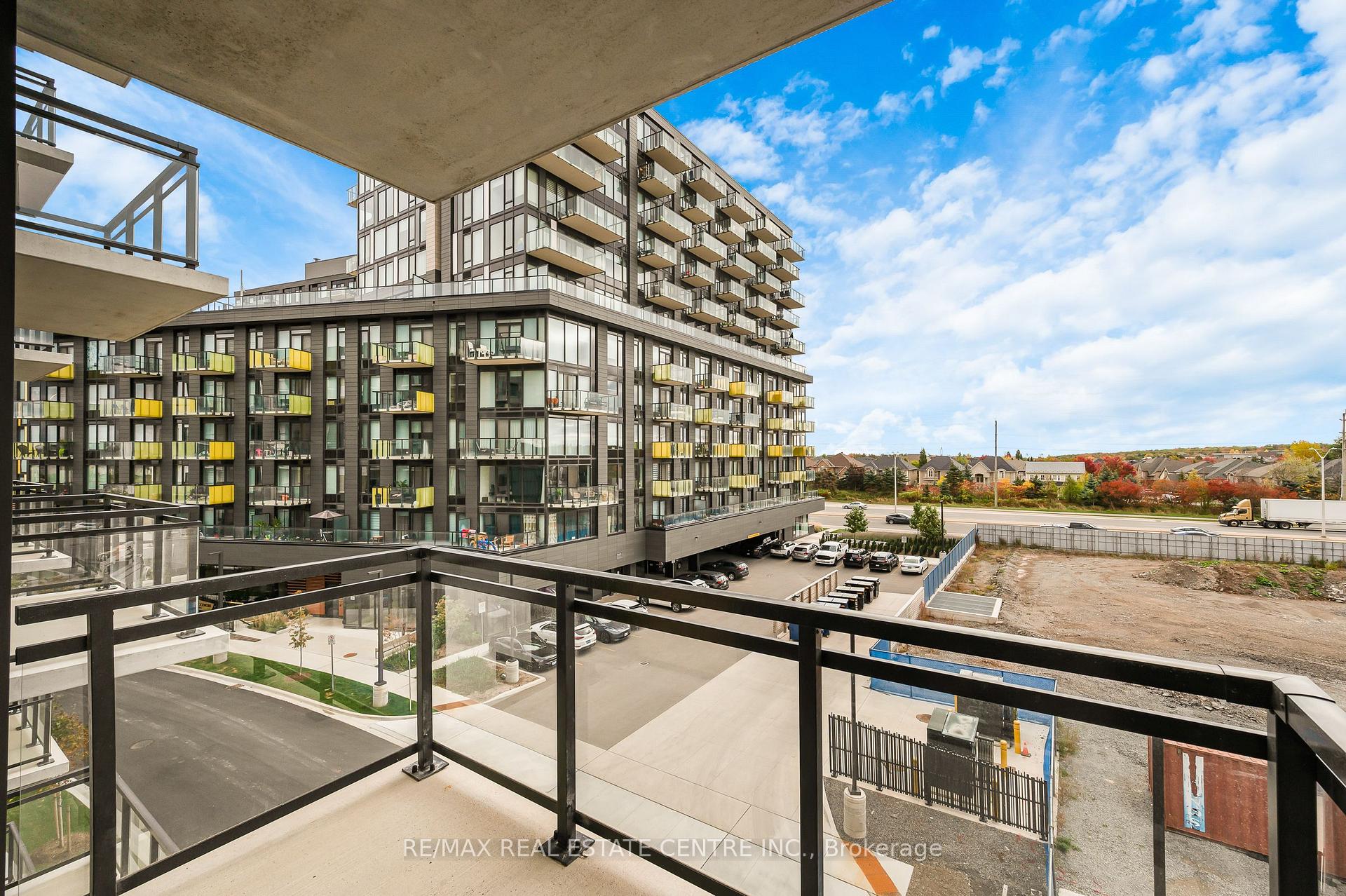 Photo 26 of Unit 418, 3008 William Cutmore Boulevard, Oakville, Joshua Meadows — HOMEH