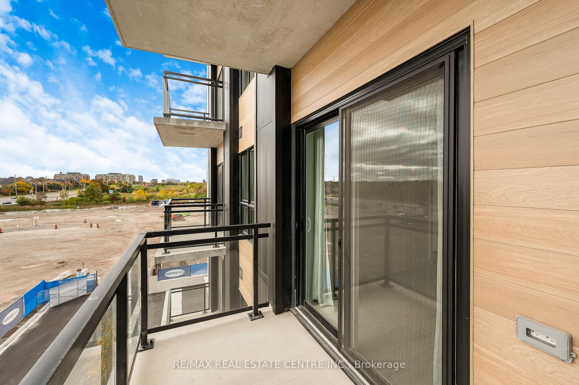 Photo 28 of Unit 418, 3008 William Cutmore Boulevard, Oakville, Joshua Meadows — HOMEH