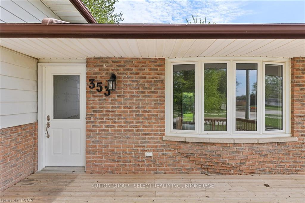Photo 3 of 353 Dominion Street, Strathroy-Caradoc, NW — HOMEH
