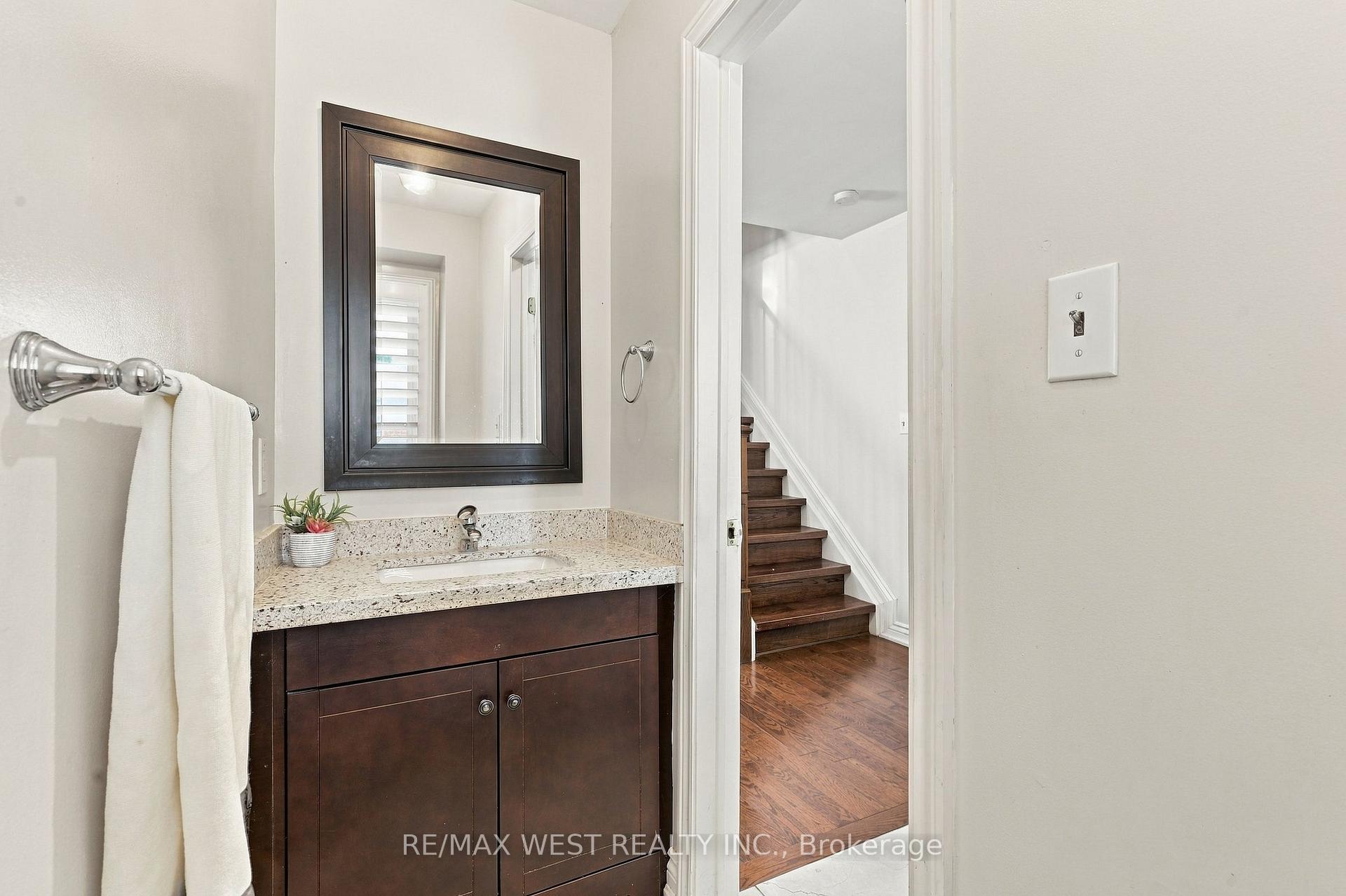Photo 14 of 12 Waverly Street S, Oshawa, Vanier — HOMEH