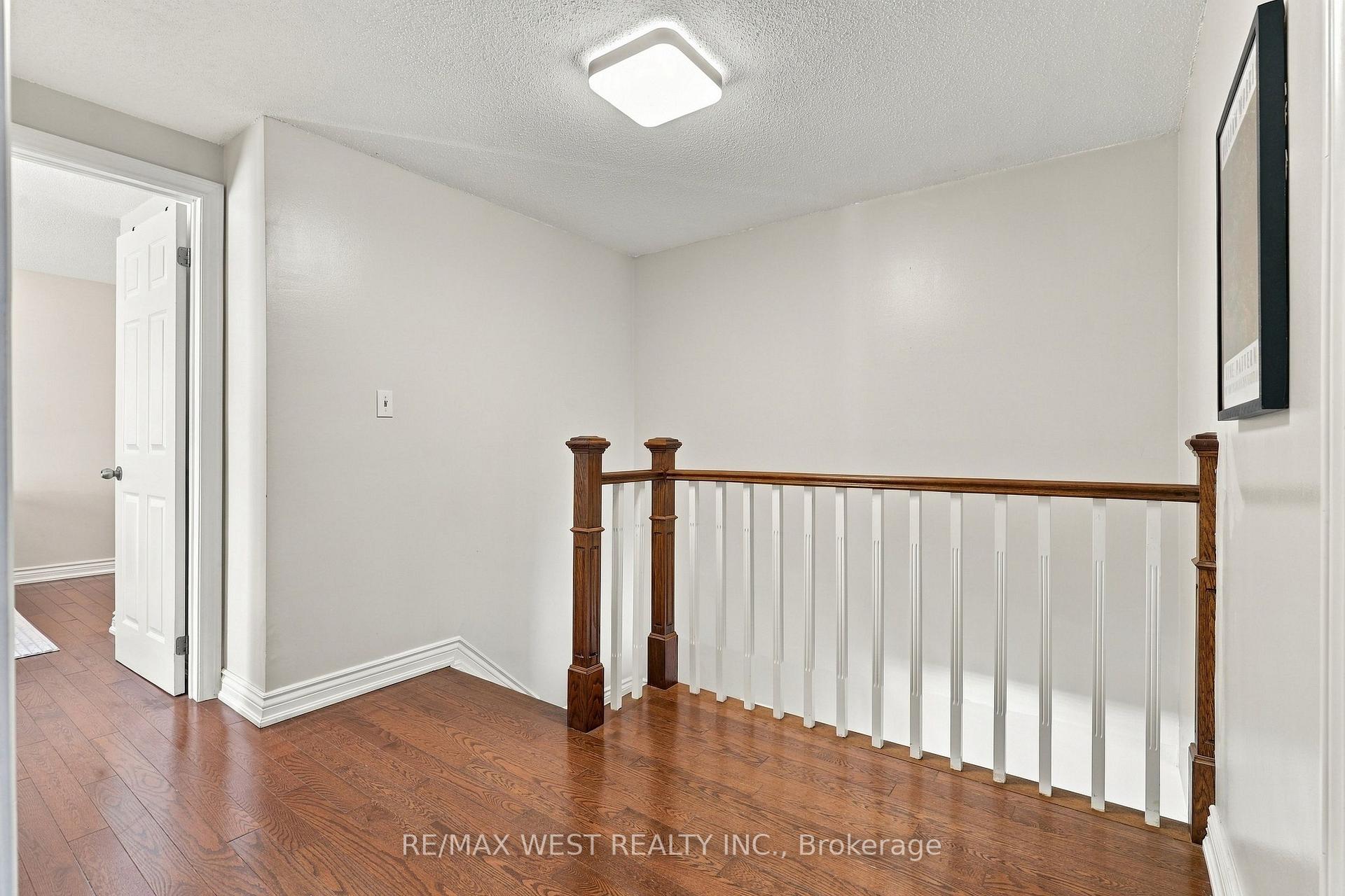 Photo 15 of 12 Waverly Street S, Oshawa, Vanier — HOMEH