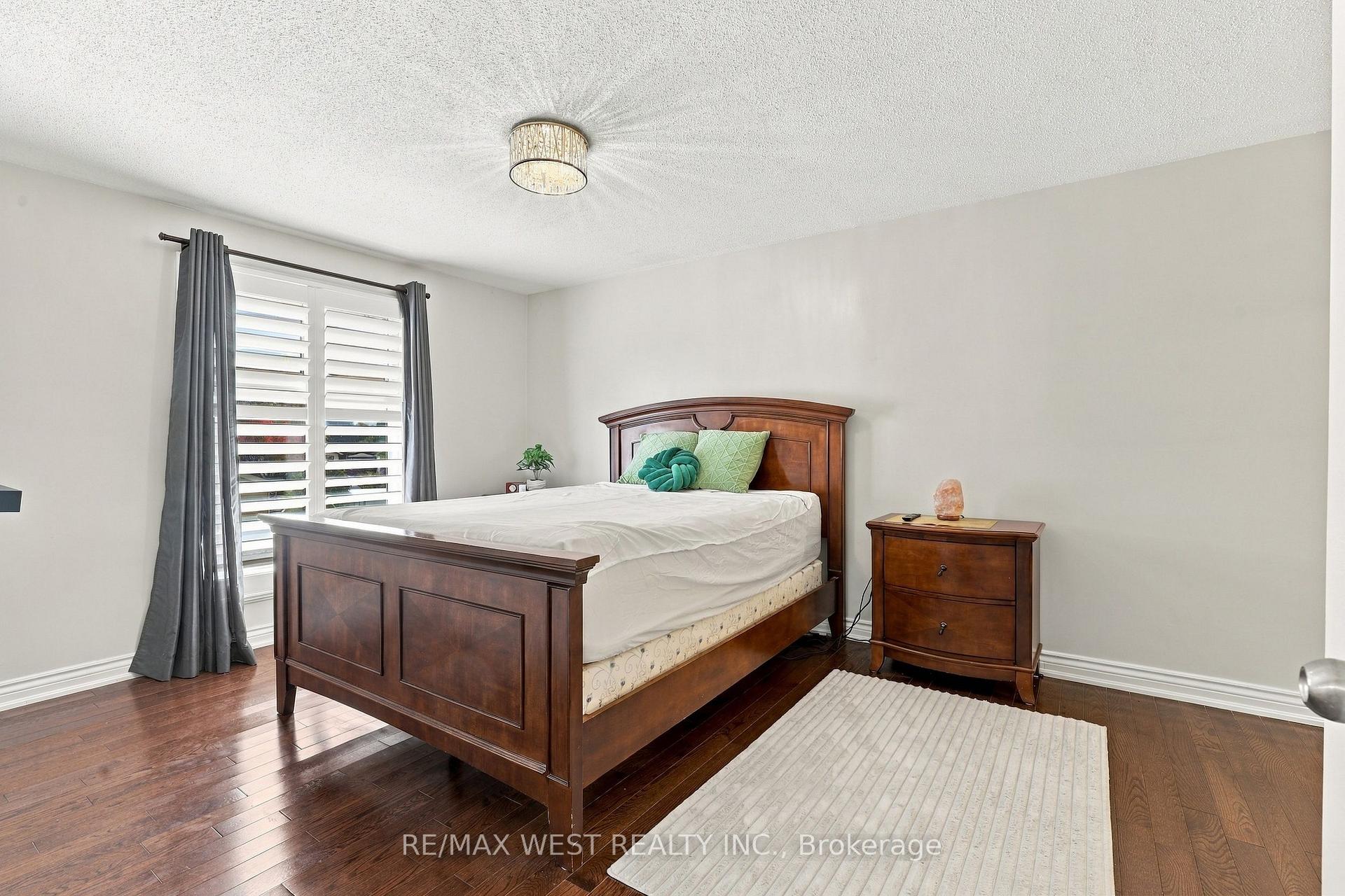 Photo 16 of 12 Waverly Street S, Oshawa, Vanier — HOMEH