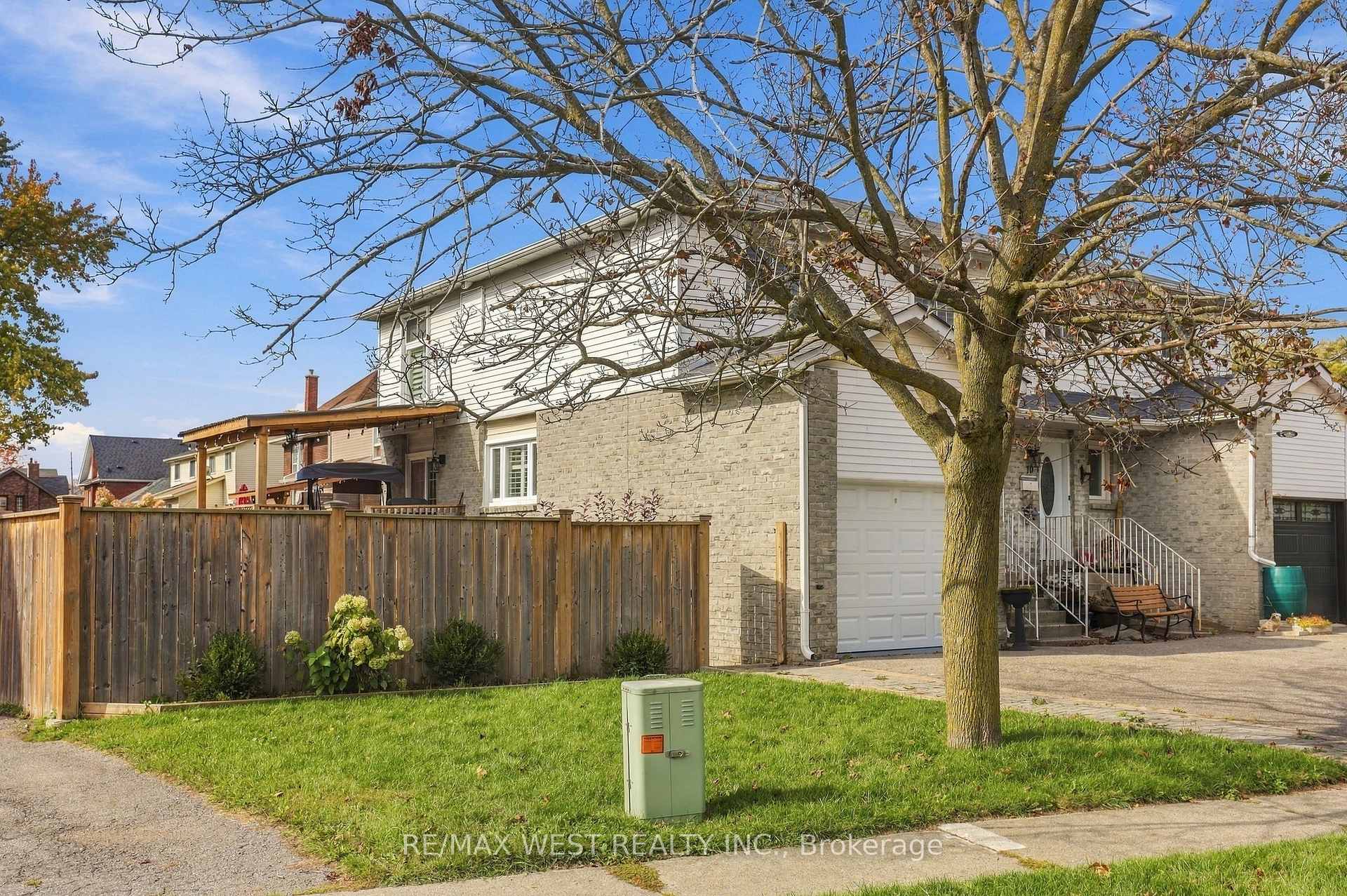 Photo 34 of 12 Waverly Street S, Oshawa, Vanier — HOMEH