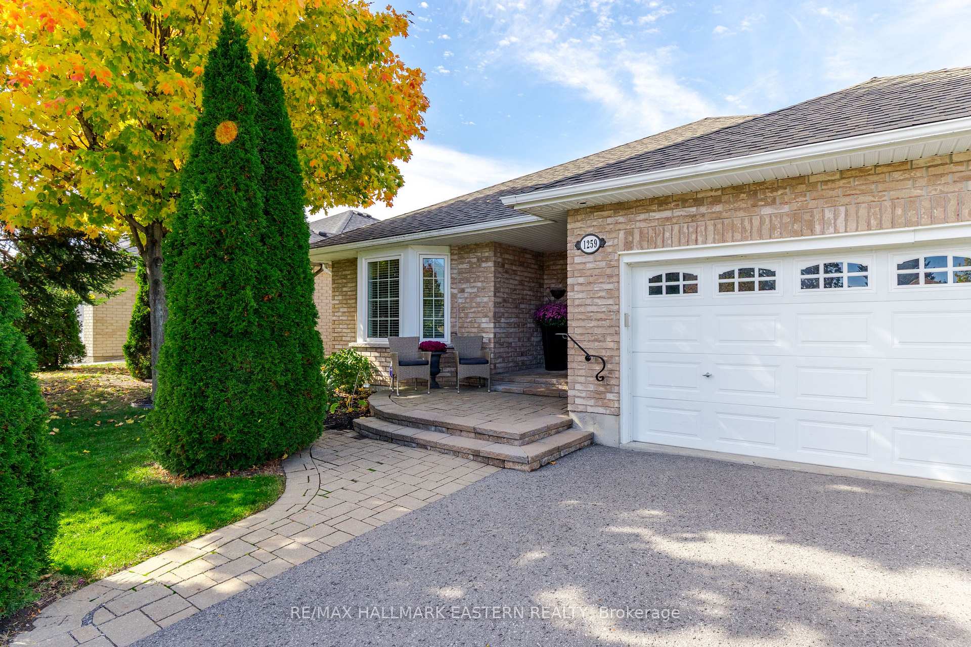 Photo 2 of 1259 Melody Crescent, Peterborough, Monaghan Ward 2 — HOMEH