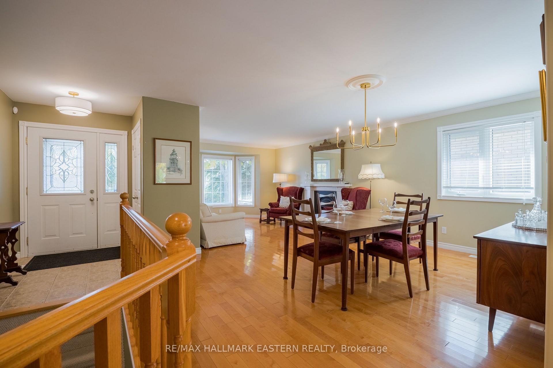 Photo 5 of 1259 Melody Crescent, Peterborough, Monaghan Ward 2 — HOMEH