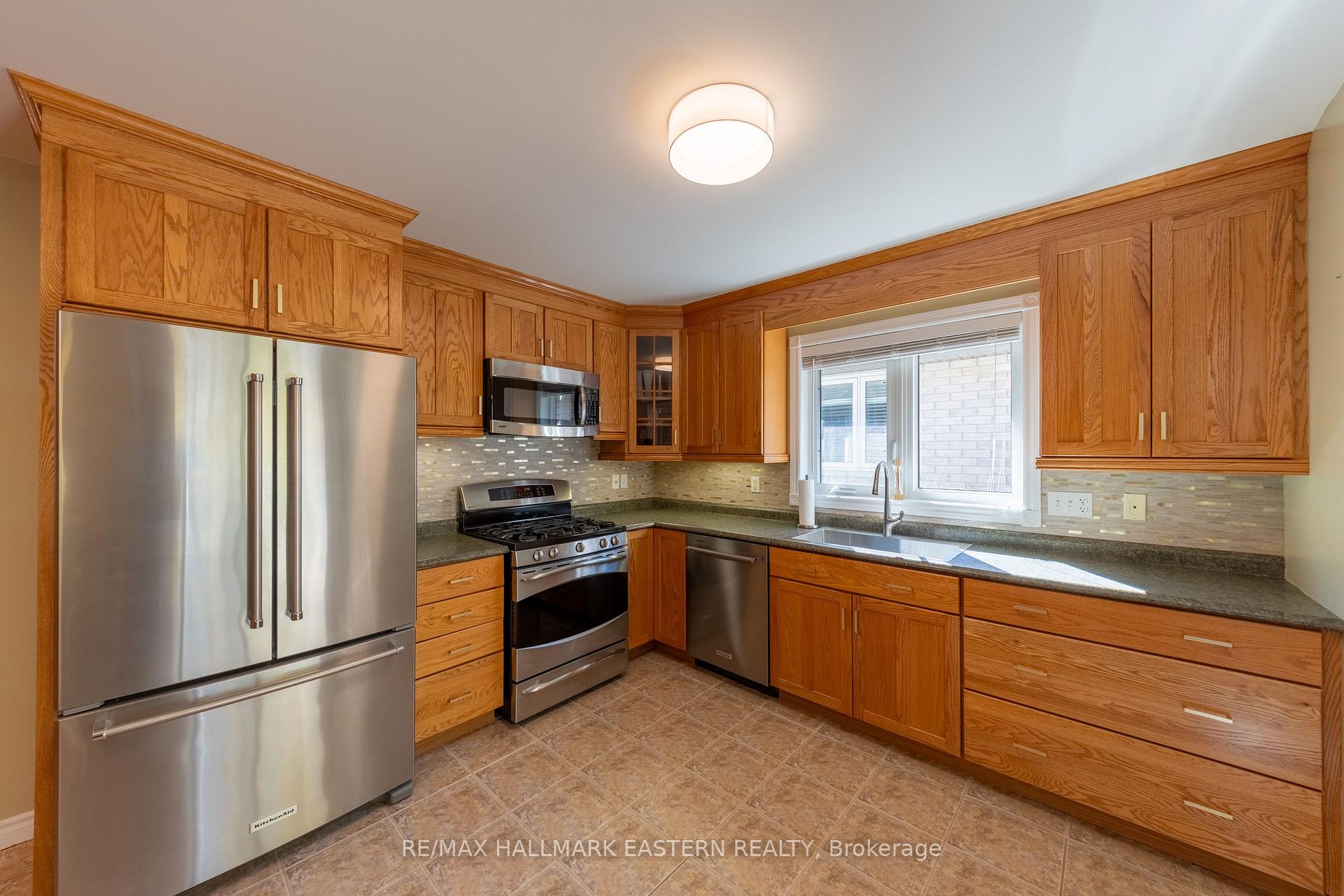 Photo 15 of 1259 Melody Crescent, Peterborough, Monaghan Ward 2 — HOMEH