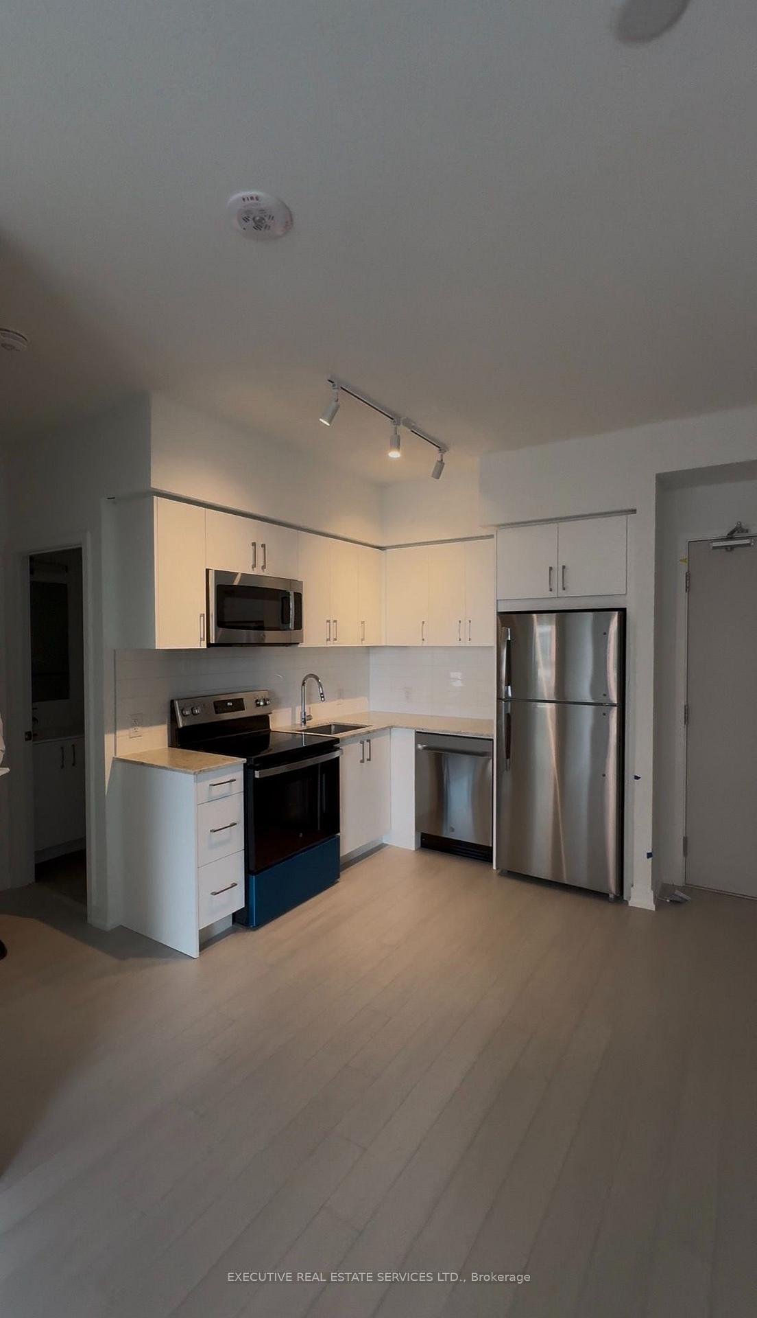 Front of Unit 2122, 4010 Eglinton Avenue W