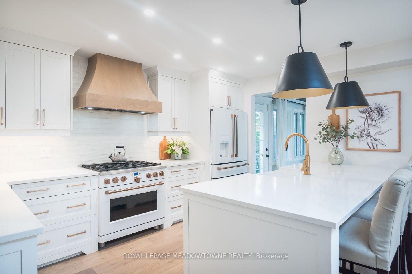 Photo 5 of 823 Laurier Avenue, Milton, Timberlea — HOMEH