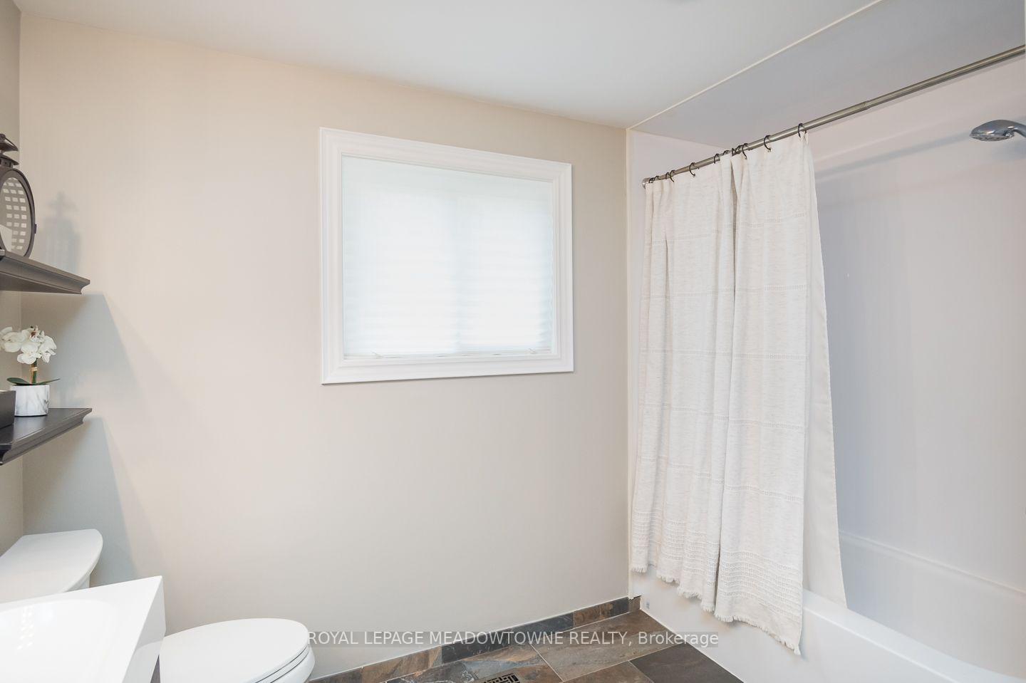 Photo 32 of 823 Laurier Avenue, Milton, Timberlea — HOMEH