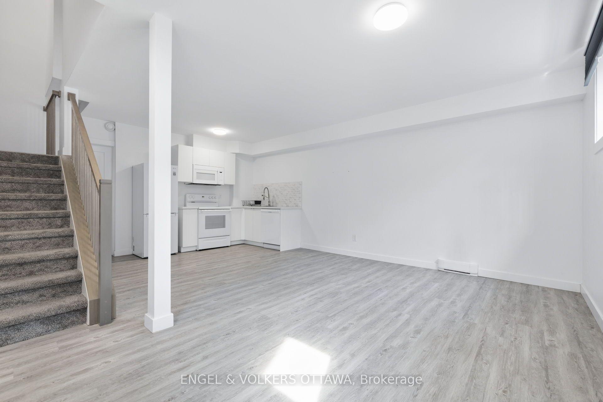 Photo 4 of Unit B, 151 Longpre, Ottawa, Vanier — HOMEH