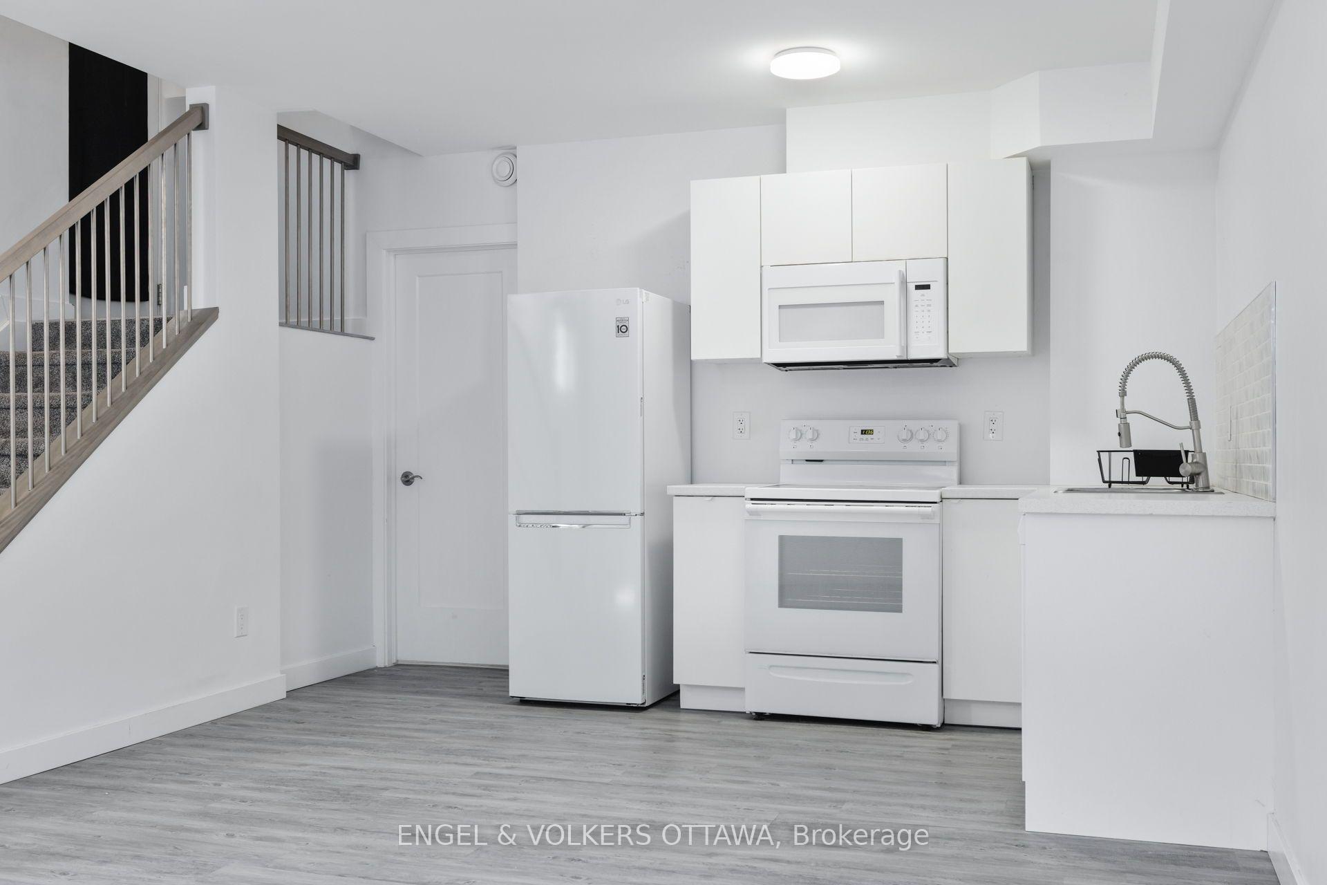 Photo 5 of Unit B, 151 Longpre, Ottawa, Vanier — HOMEH