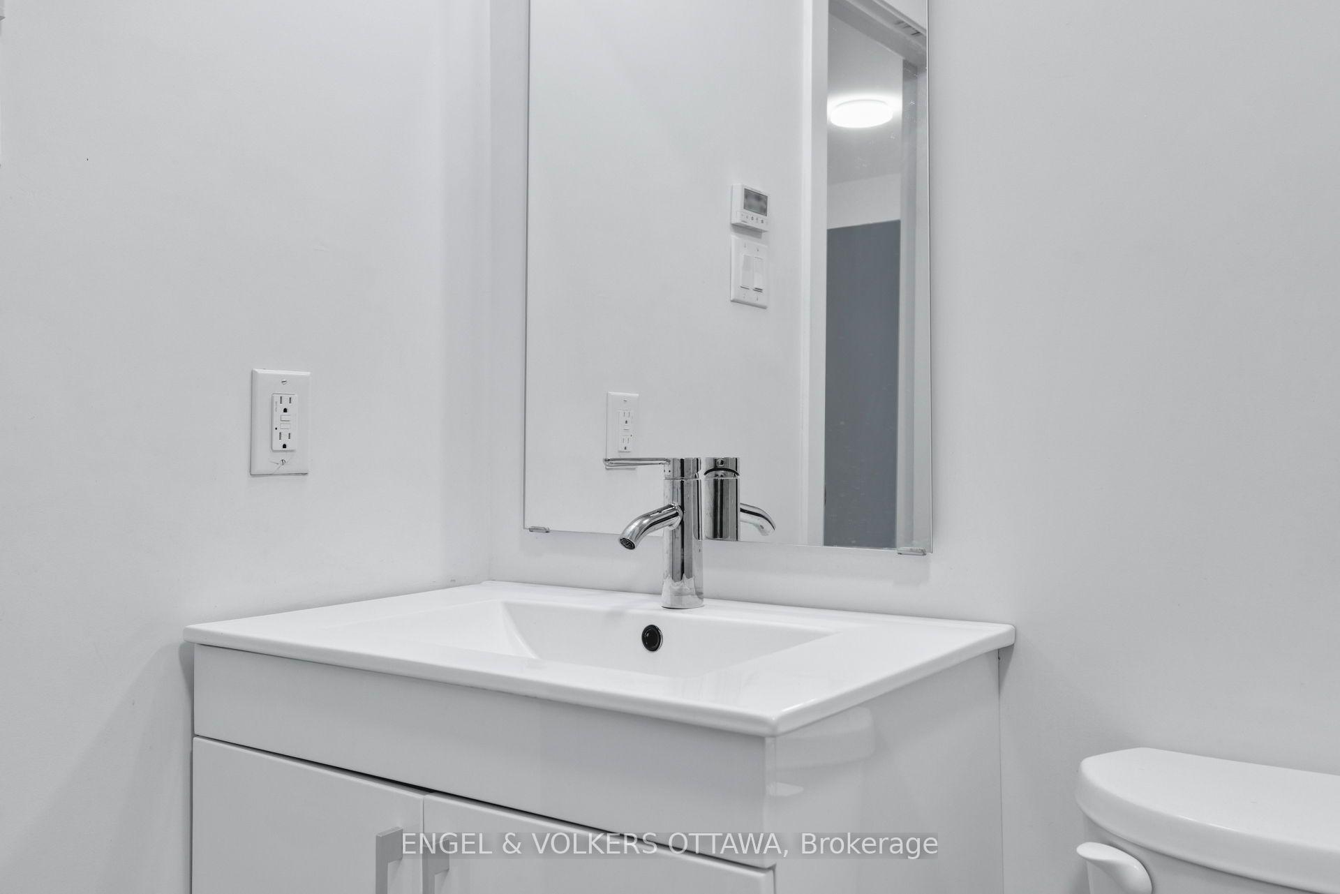 Photo 11 of Unit B, 151 Longpre, Ottawa, Vanier — HOMEH