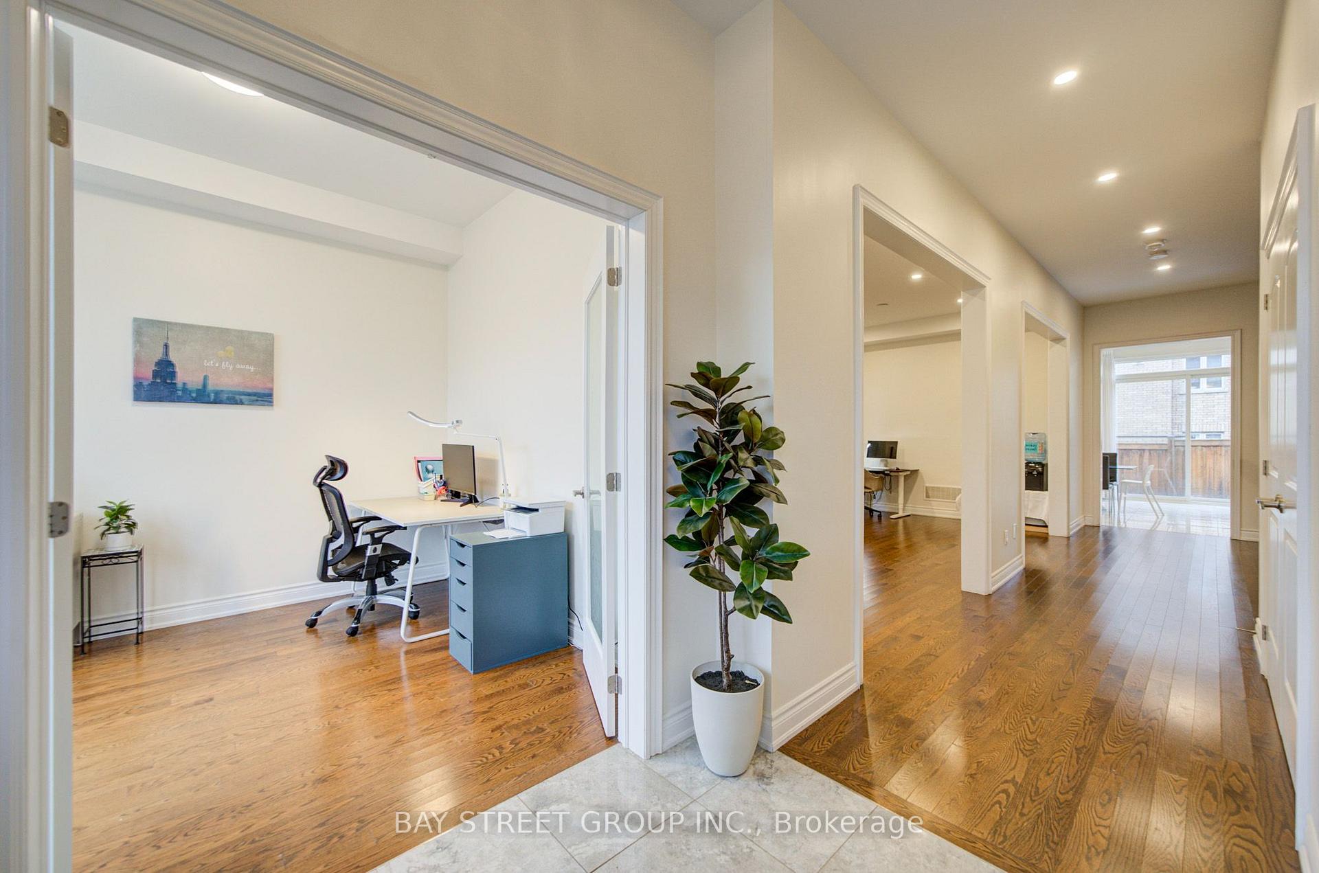 Photo 2 of 30 Ben Sinclair Avenue, East Gwillimbury, Queensville — HOMEH