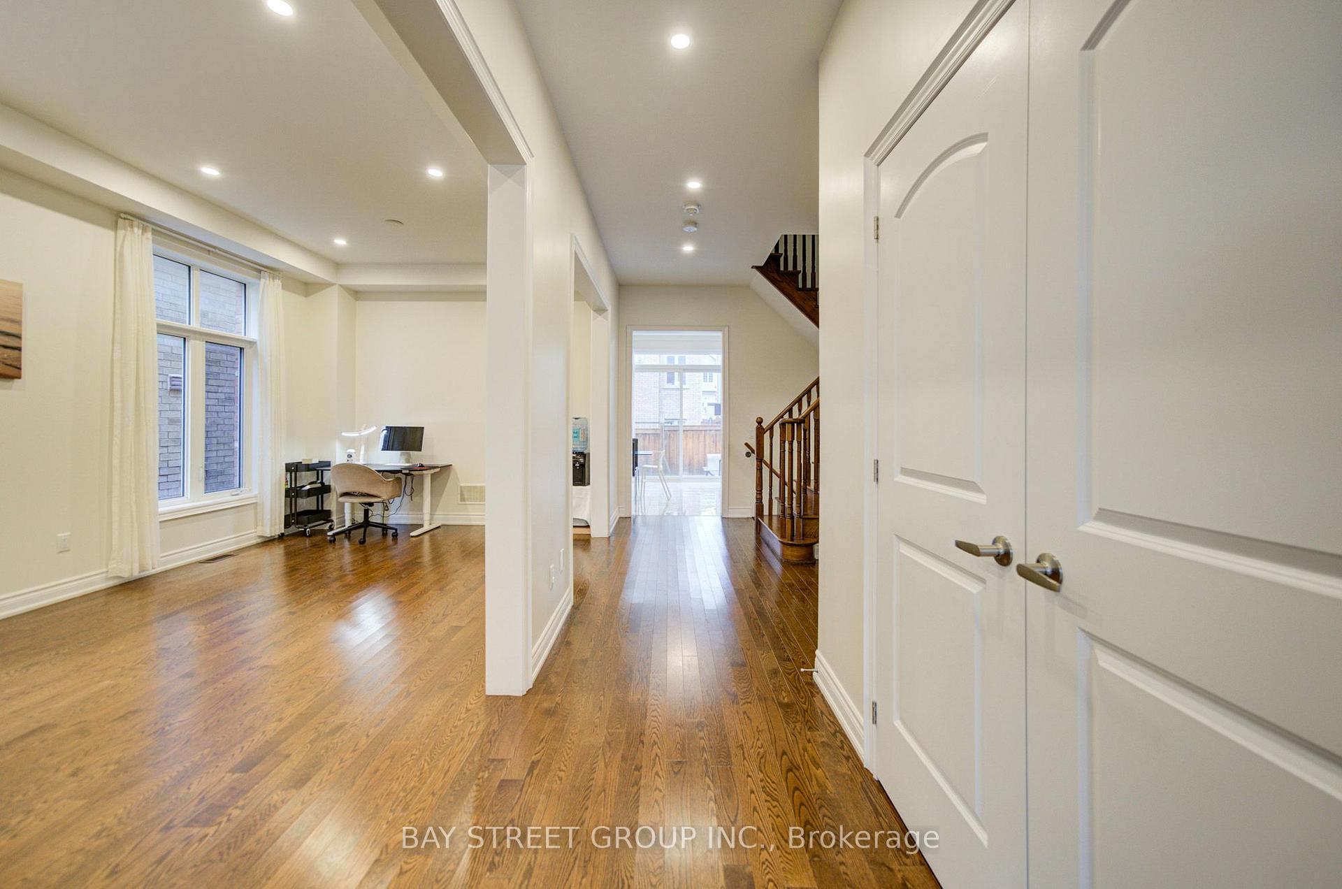 Photo 3 of 30 Ben Sinclair Avenue, East Gwillimbury, Queensville — HOMEH